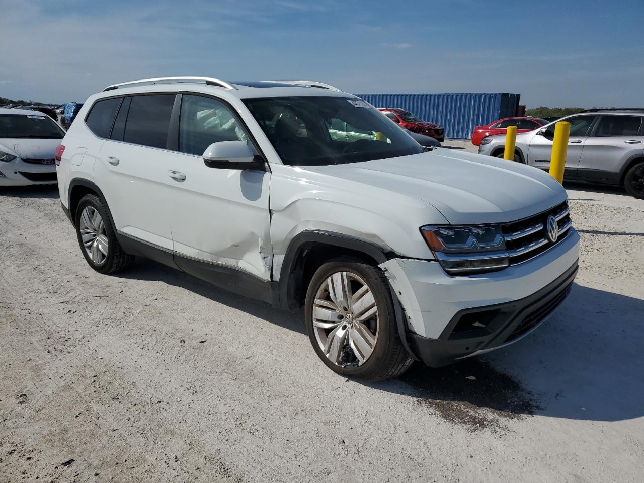 Photo 3 VIN: 1V2ER2CA2JC561312 - VOLKSWAGEN ATLAS 