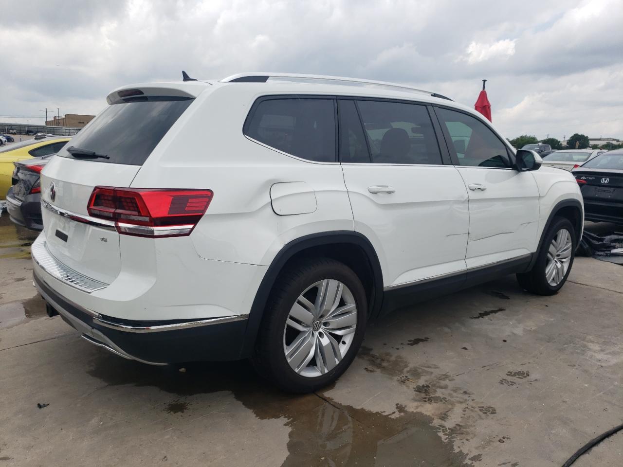 Photo 2 VIN: 1V2ER2CA4KC563483 - VOLKSWAGEN ATLAS 