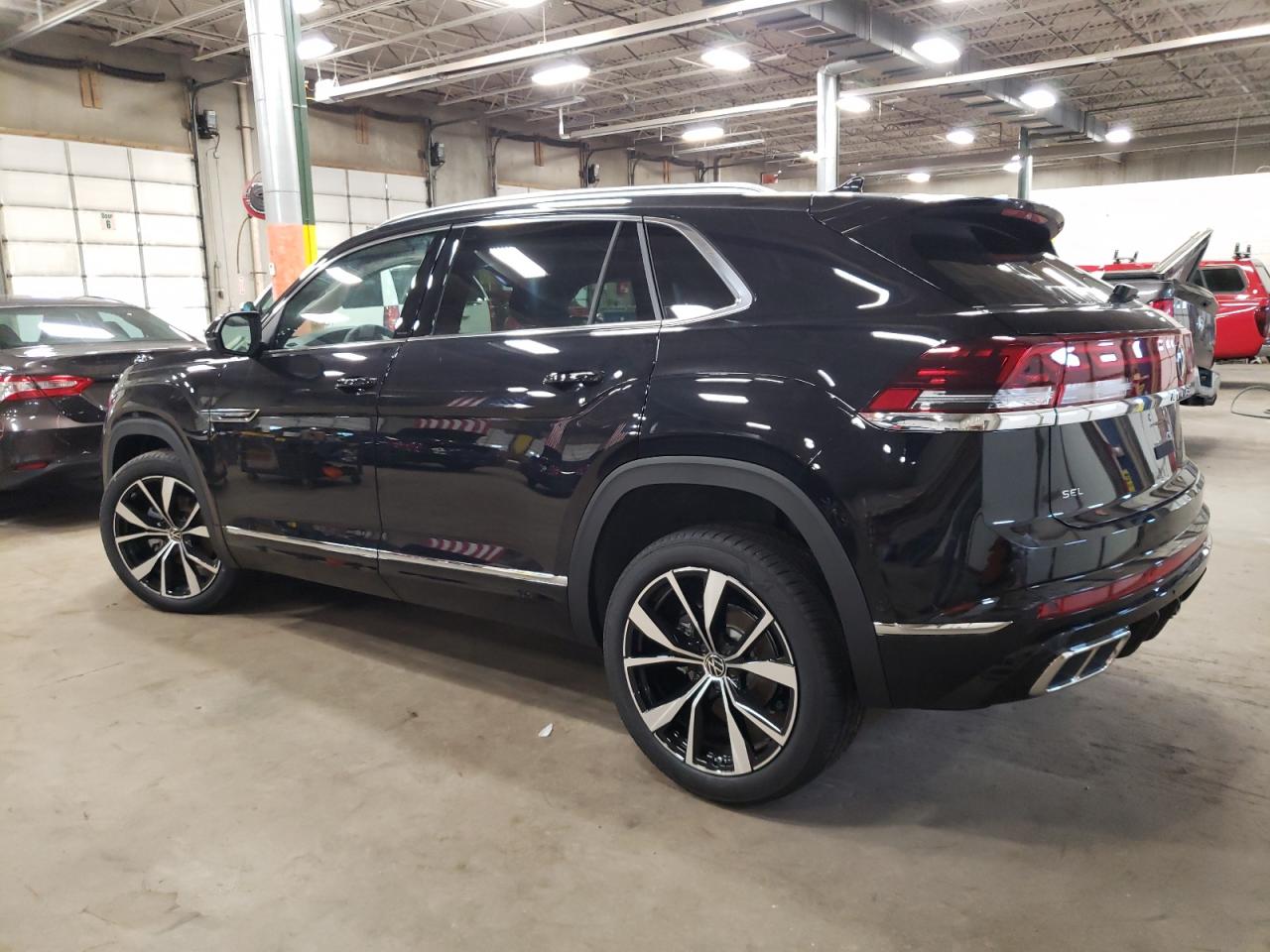 Photo 1 VIN: 1V2FE2CA3RC233571 - VOLKSWAGEN ATLAS 