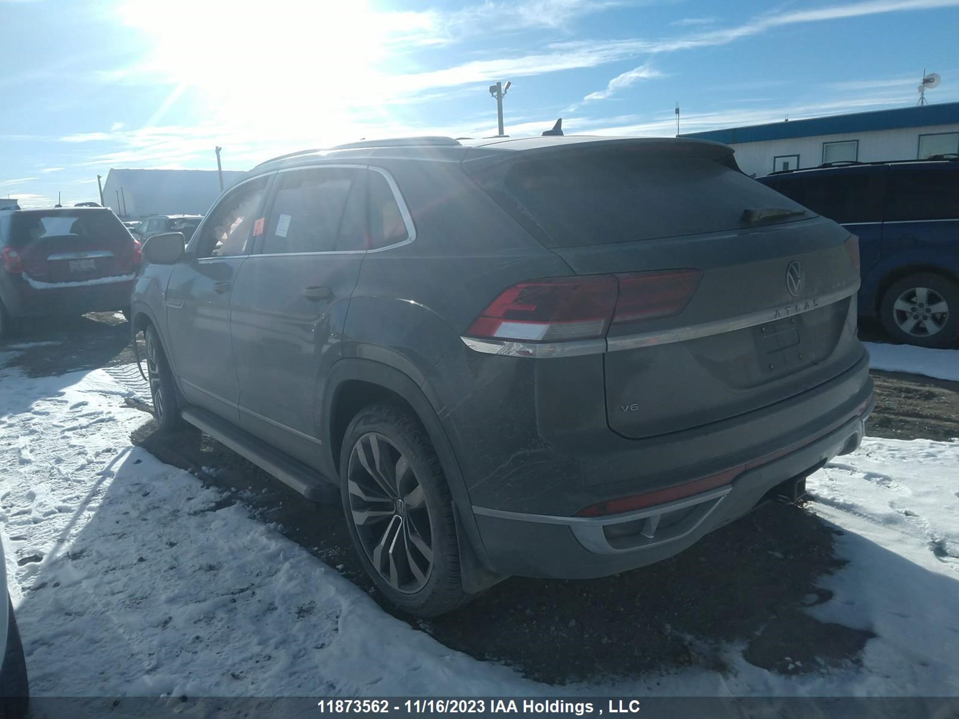 Photo 2 VIN: 1V2FE2CA5MC238960 - VOLKSWAGEN ATLAS CROSS SPORT 