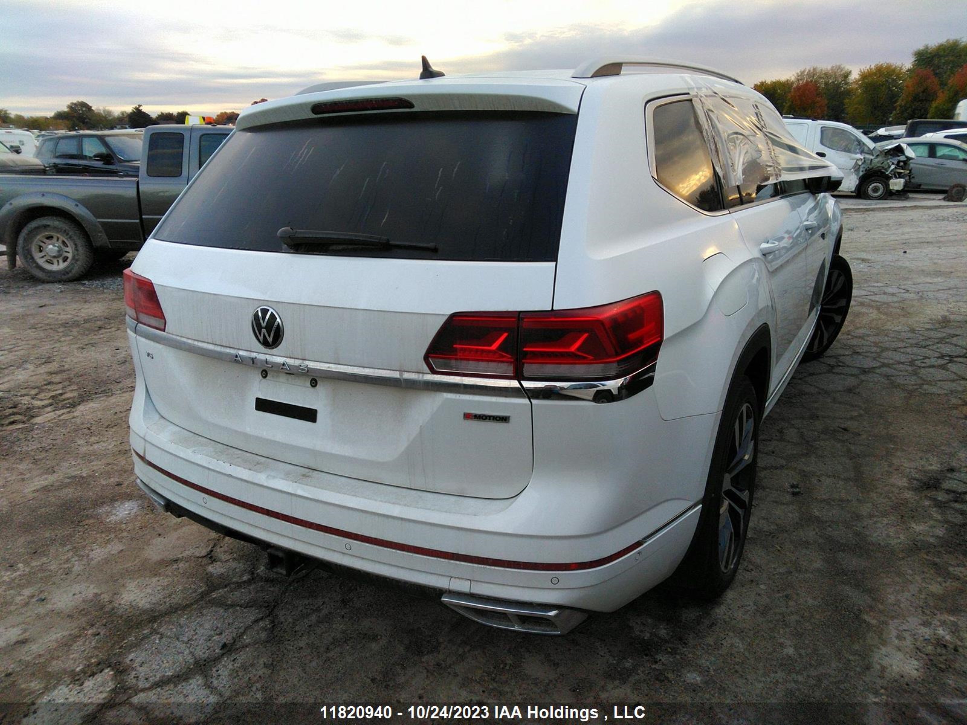 Photo 3 VIN: 1V2FR2CA0NC529243 - VOLKSWAGEN ATLAS 