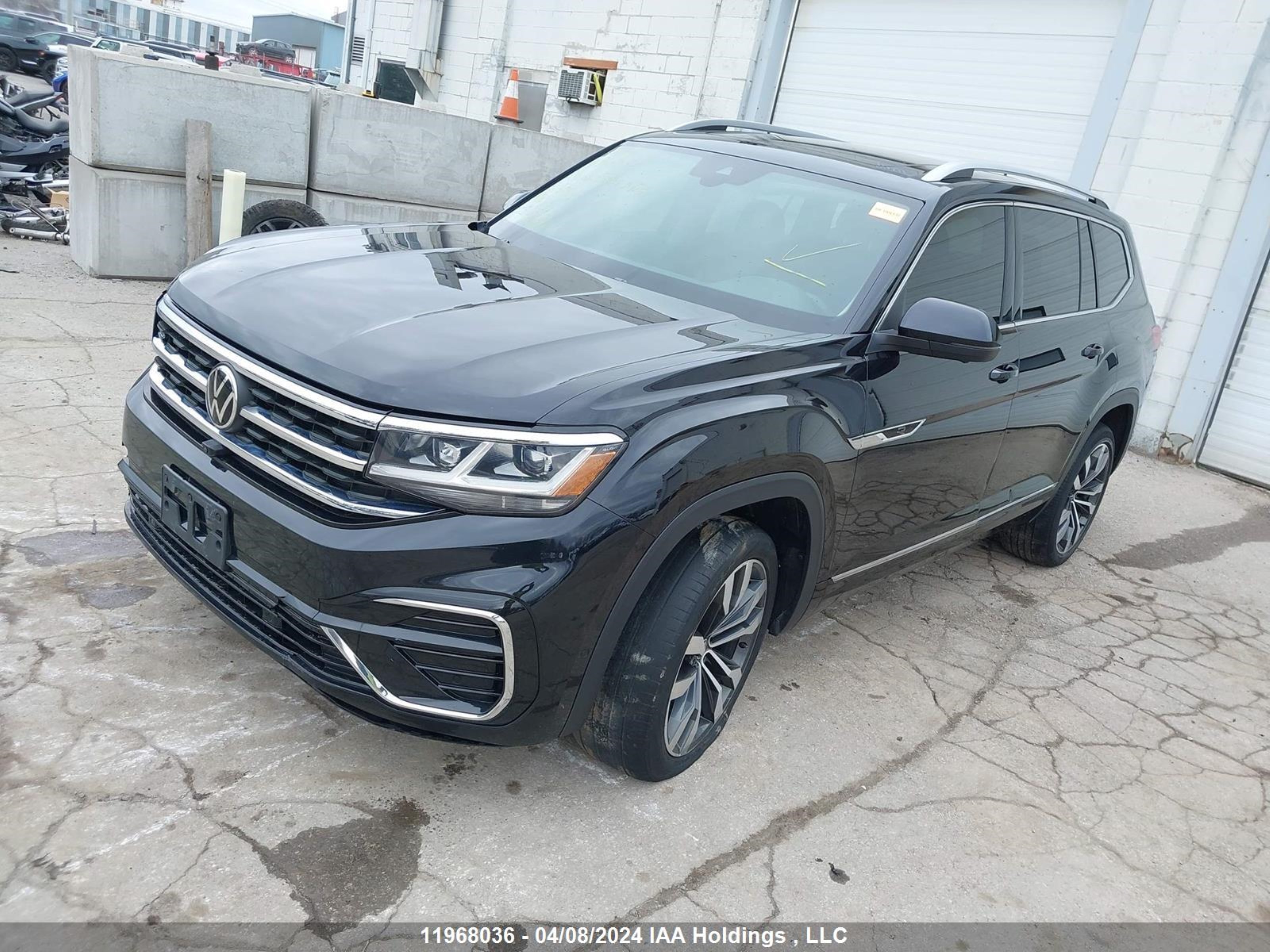 Photo 1 VIN: 1V2FR2CA2MC515004 - VOLKSWAGEN ATLAS 