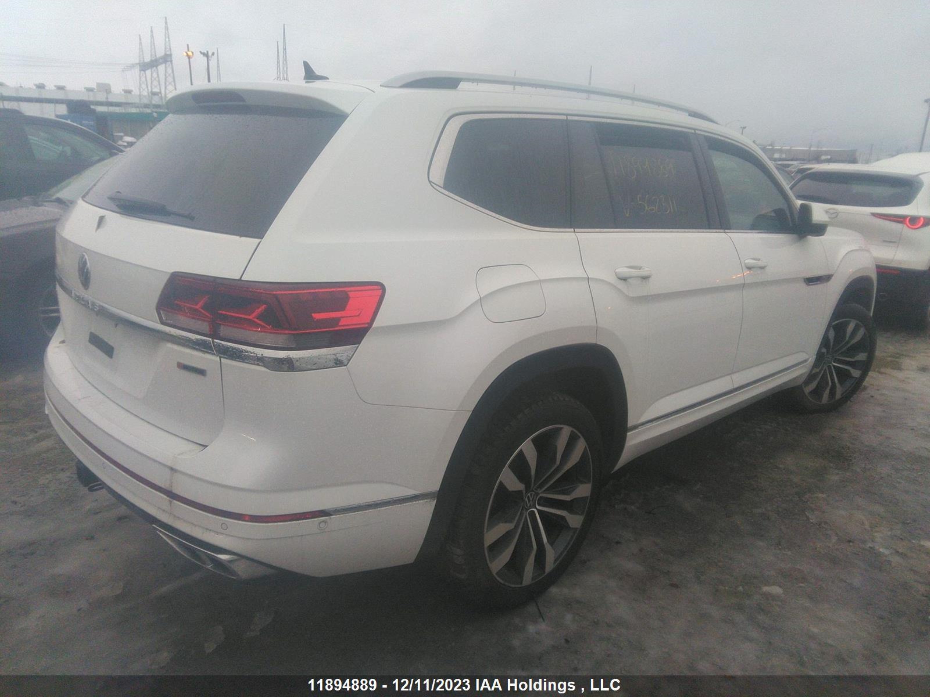 Photo 3 VIN: 1V2FR2CA2NC562311 - VOLKSWAGEN ATLAS 