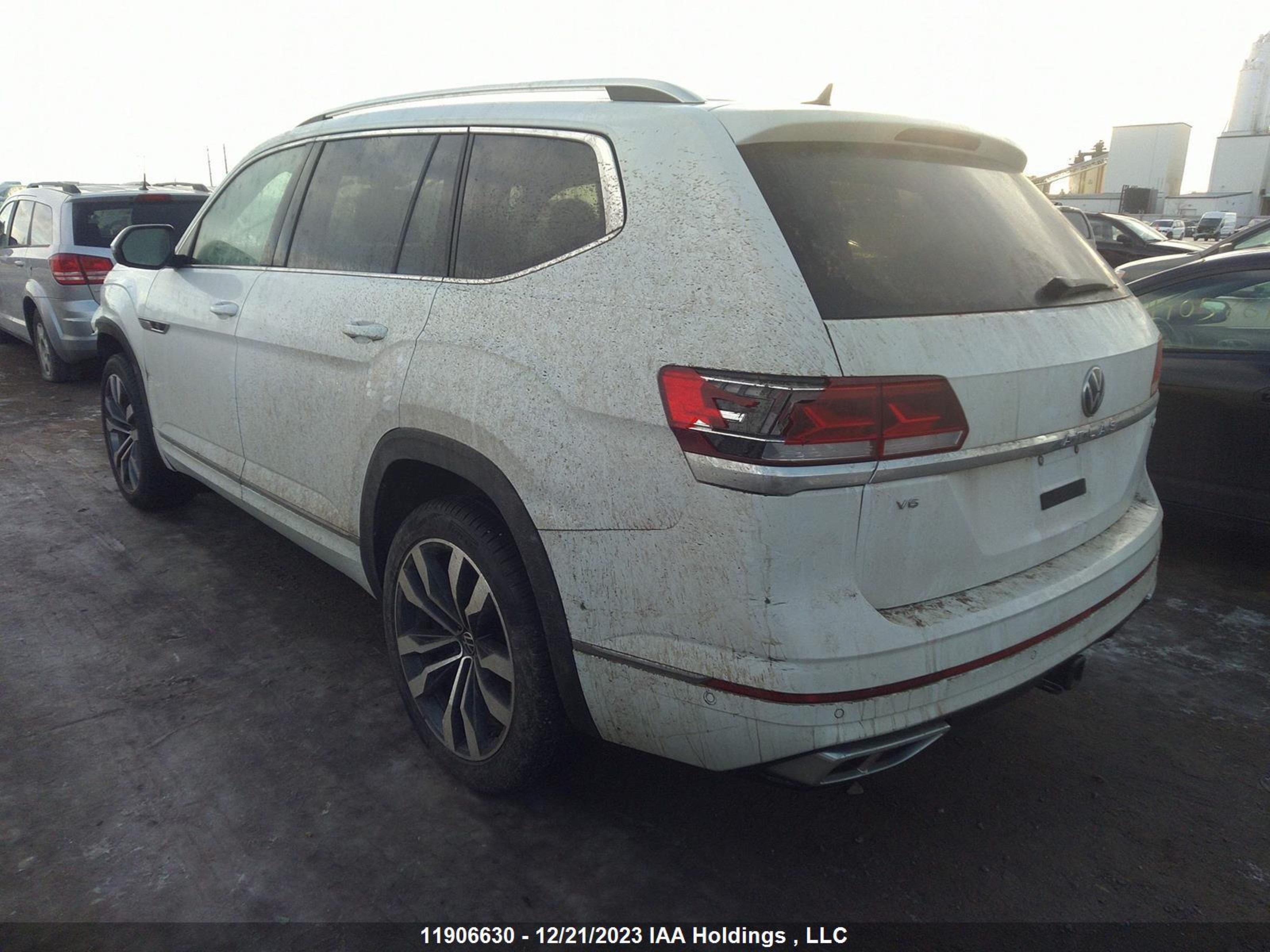 Photo 2 VIN: 1V2FR2CA2PC553644 - VOLKSWAGEN ATLAS 