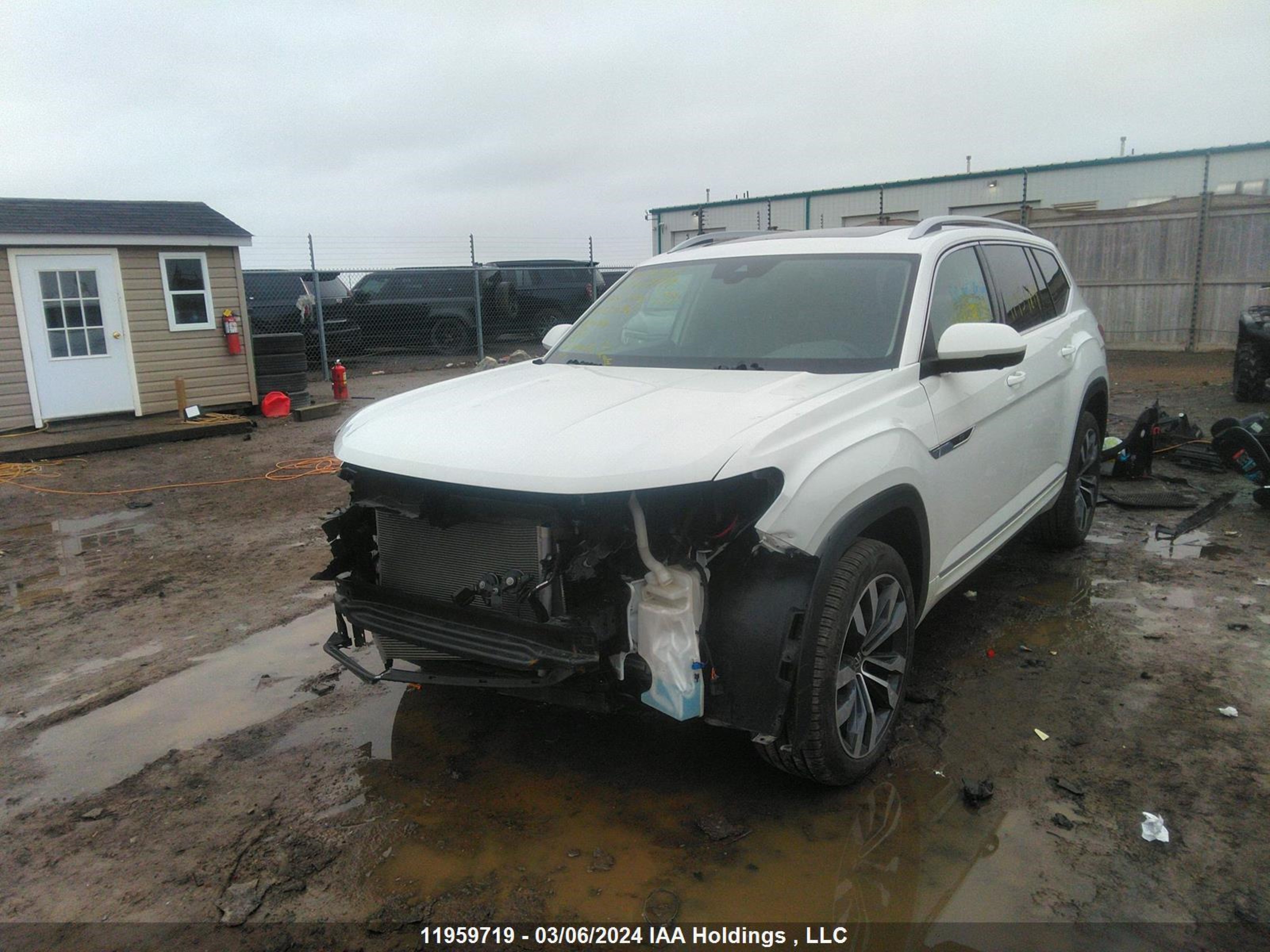 Photo 1 VIN: 1V2FR2CA8NC530561 - VOLKSWAGEN ATLAS 