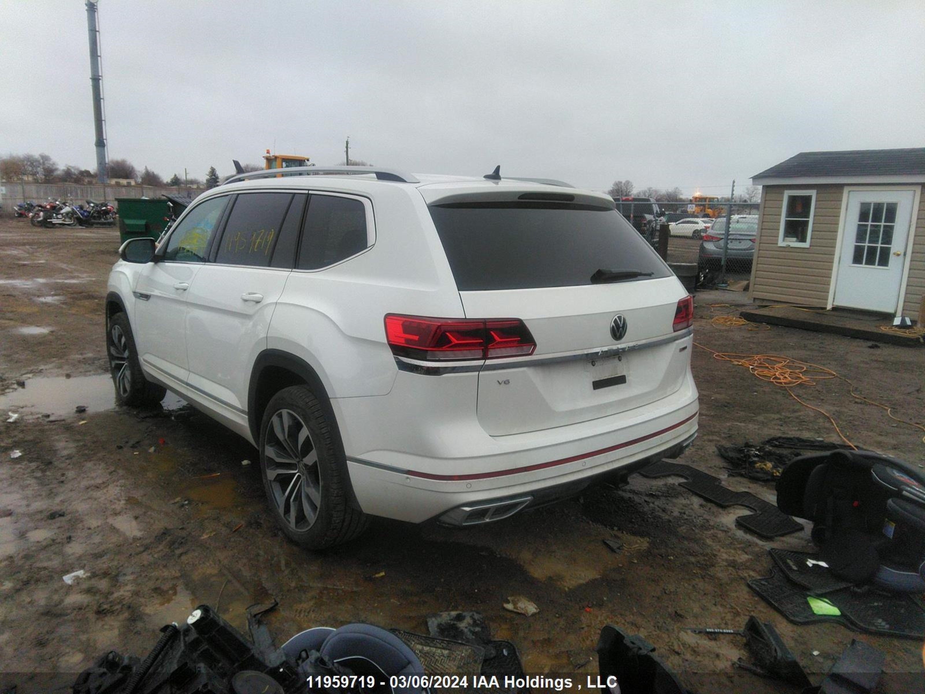 Photo 2 VIN: 1V2FR2CA8NC530561 - VOLKSWAGEN ATLAS 