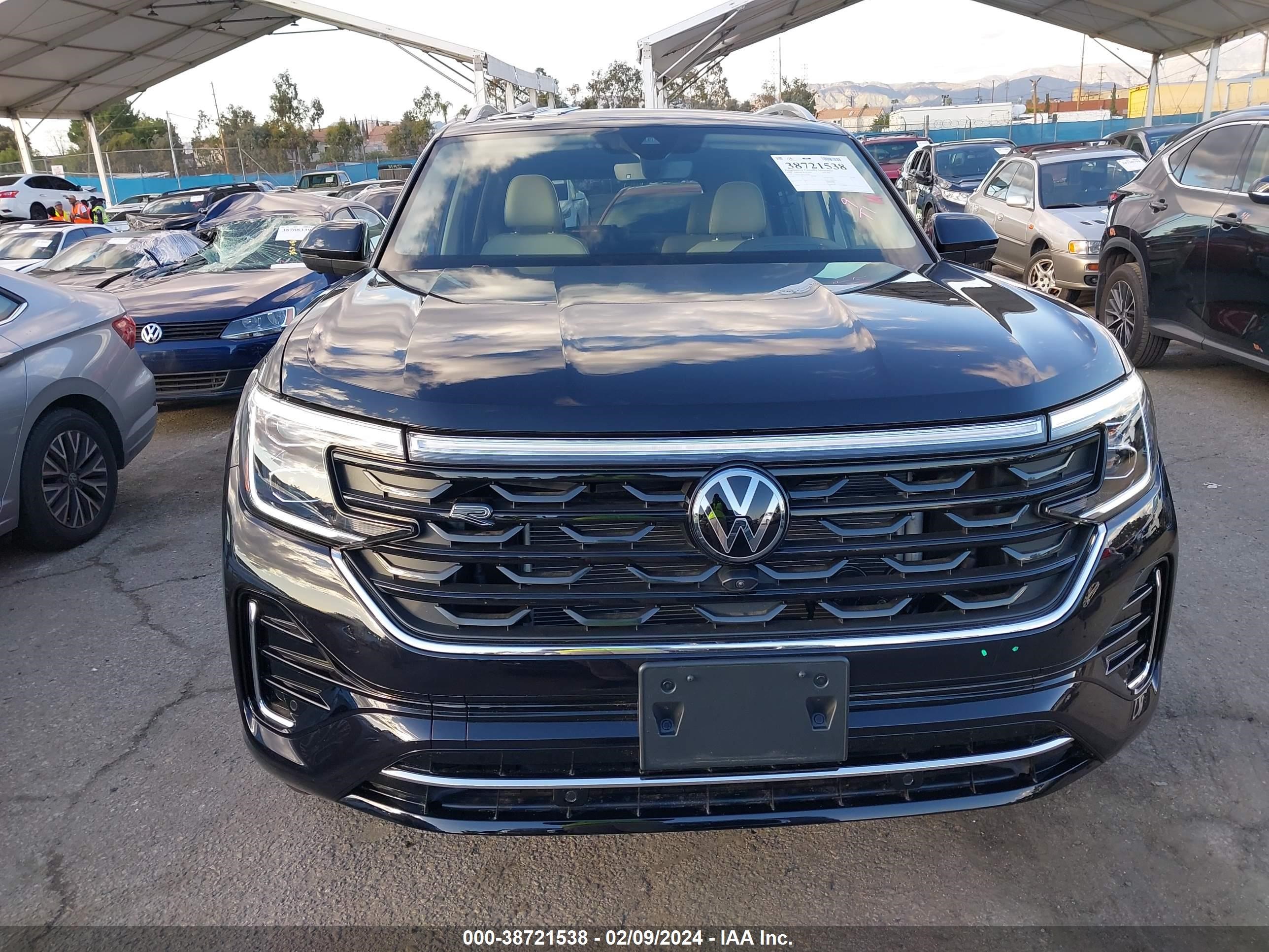 Photo 12 VIN: 1V2FR2CA8RC533790 - VOLKSWAGEN ATLAS 