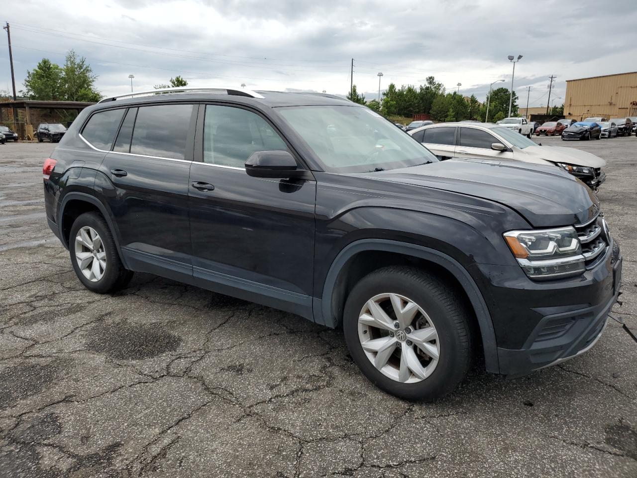 Photo 3 VIN: 1V2GR2CA2JC518193 - VOLKSWAGEN ATLAS 