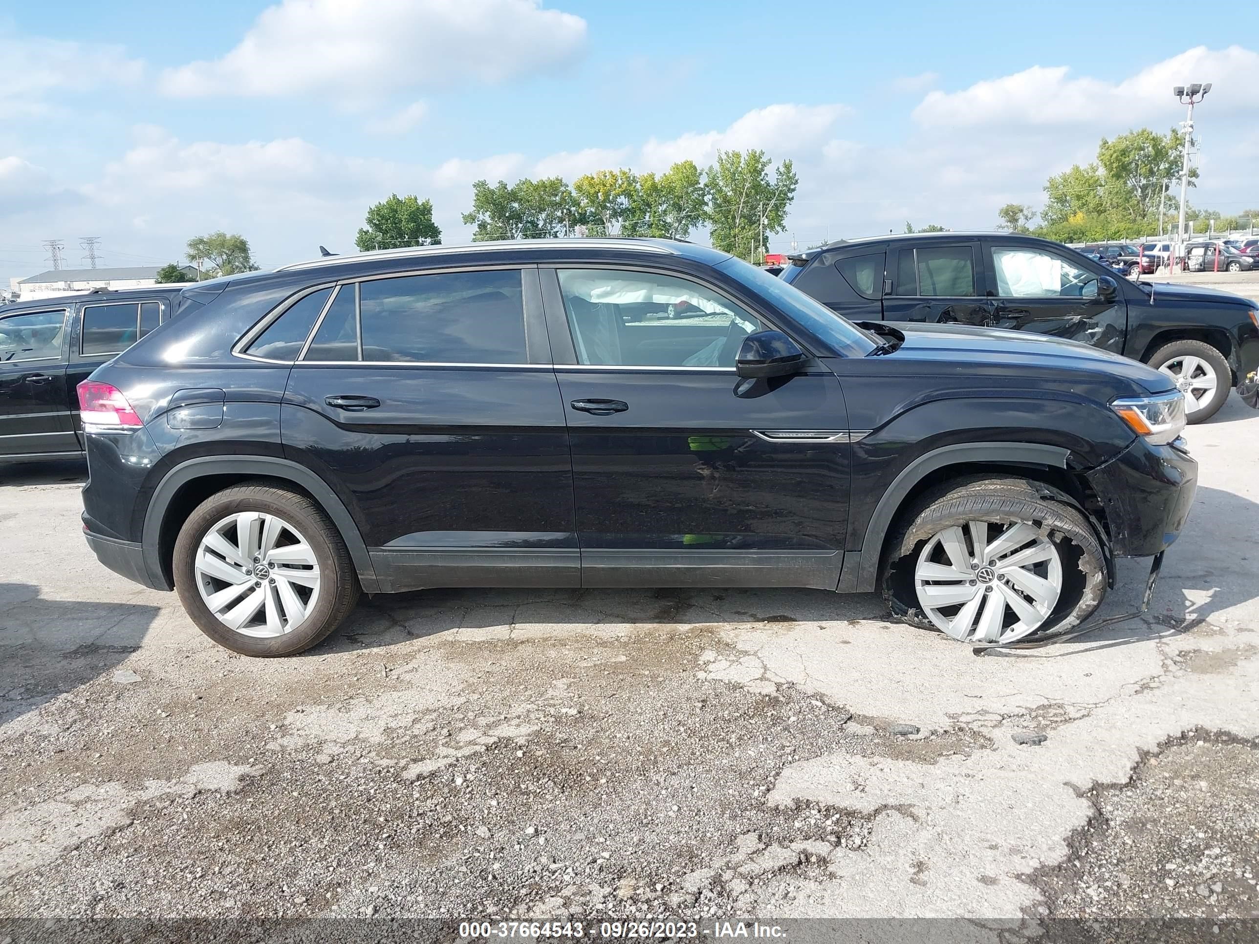 Photo 12 VIN: 1V2HE2CA1NC213015 - VOLKSWAGEN ATLAS CROSS SPORT 