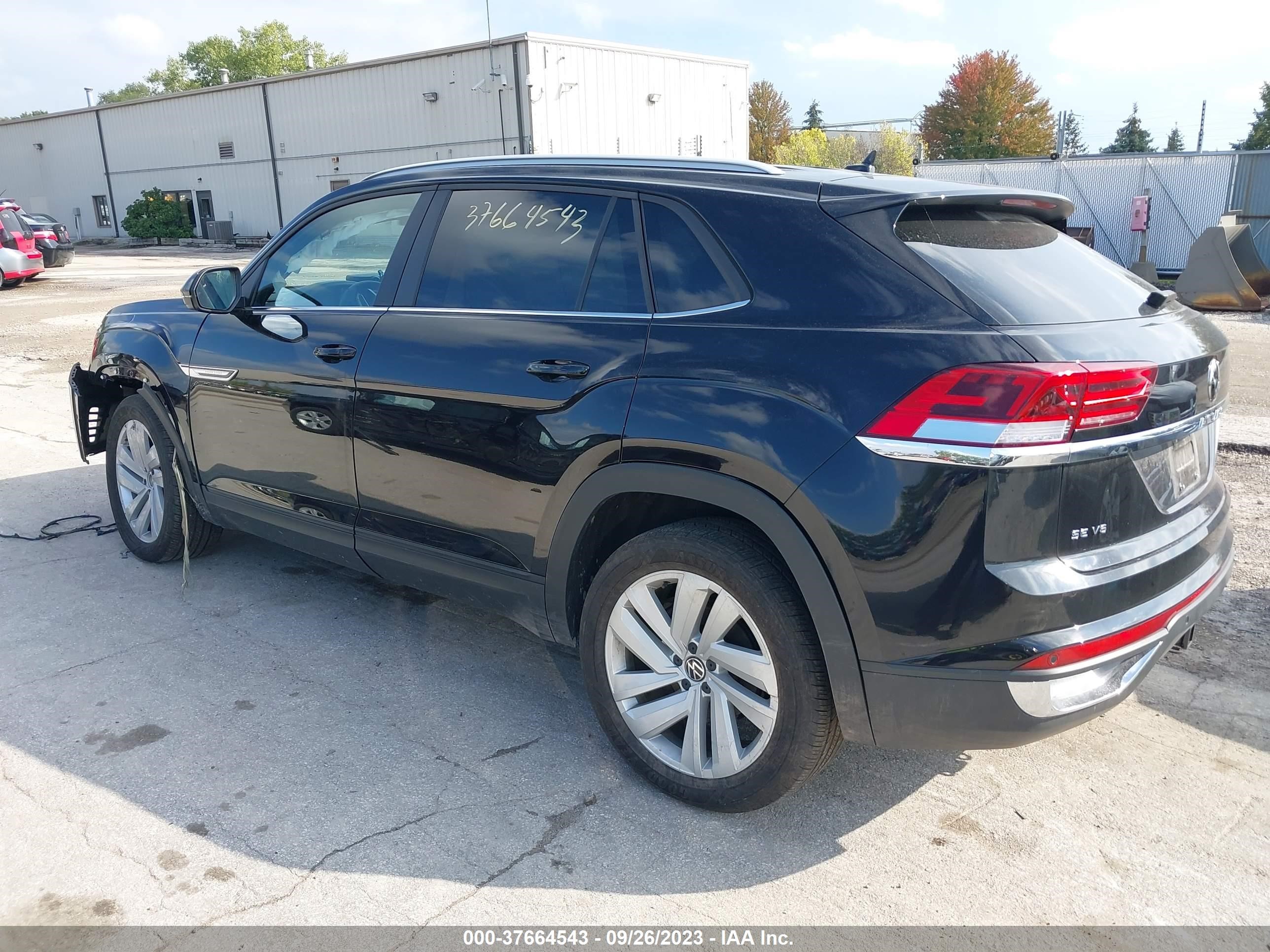 Photo 2 VIN: 1V2HE2CA1NC213015 - VOLKSWAGEN ATLAS CROSS SPORT 