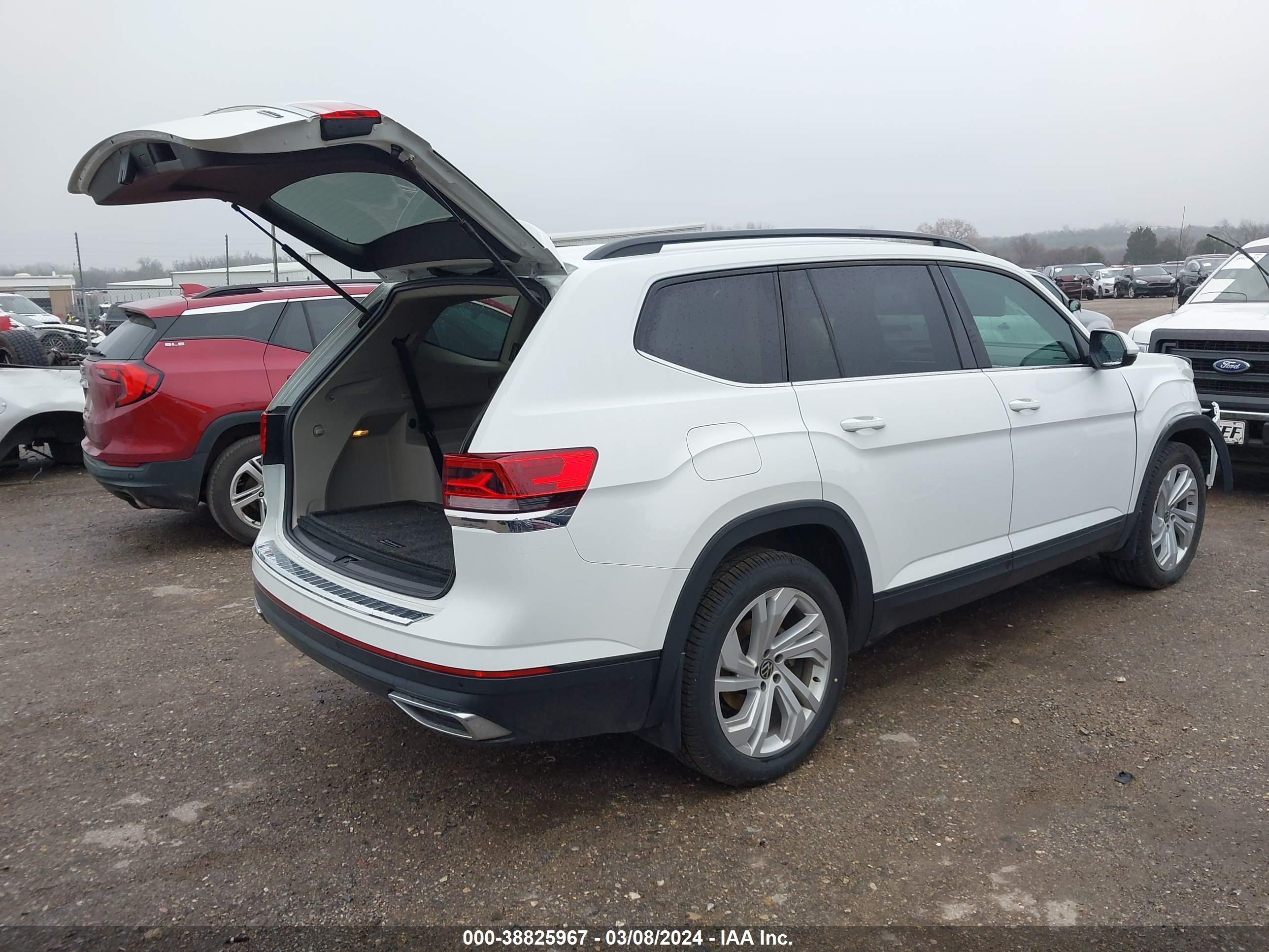 Photo 3 VIN: 1V2HP2CA3NC545077 - VOLKSWAGEN ATLAS 