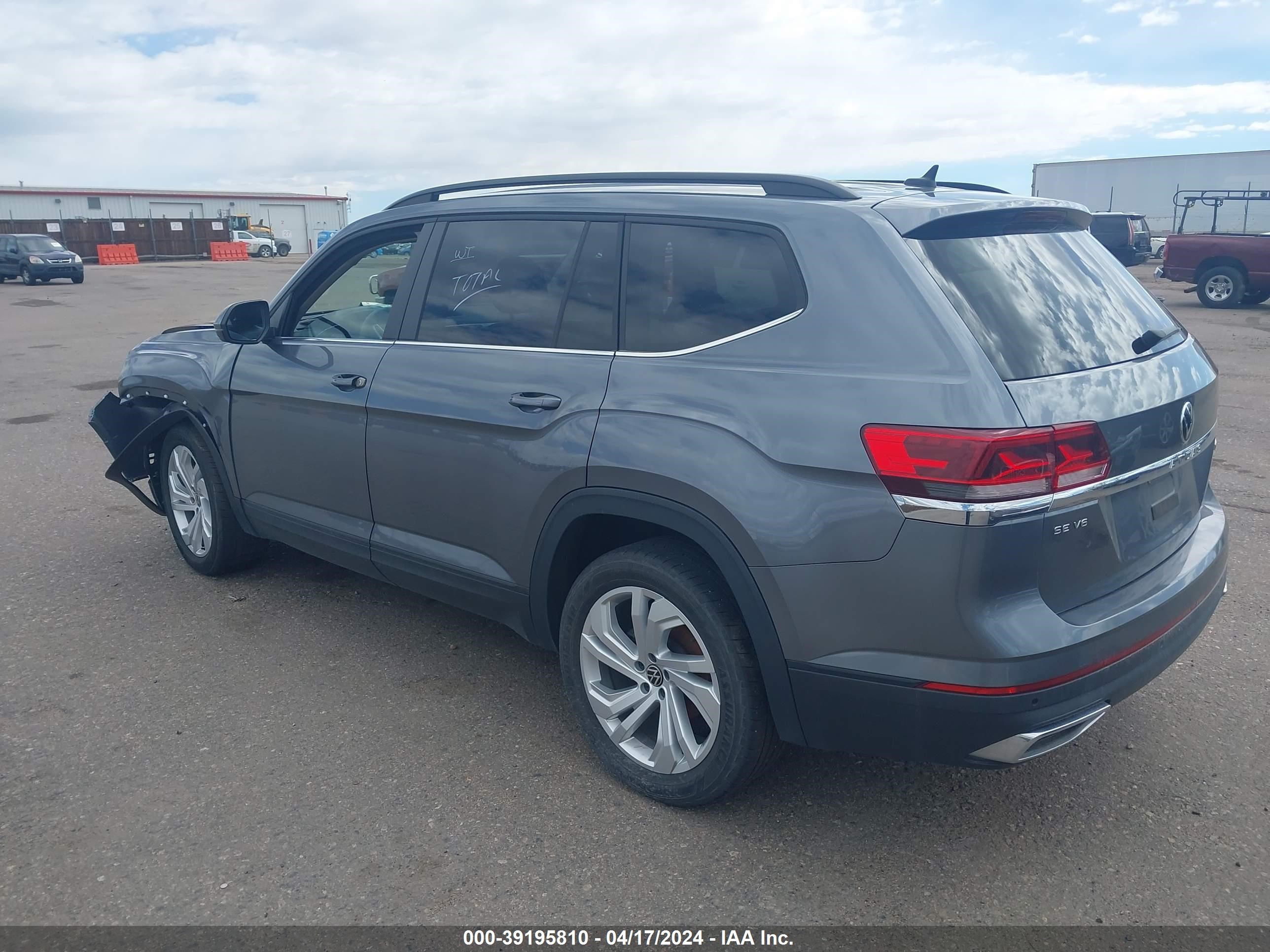 Photo 2 VIN: 1V2HR2CA4MC574483 - VOLKSWAGEN ATLAS 