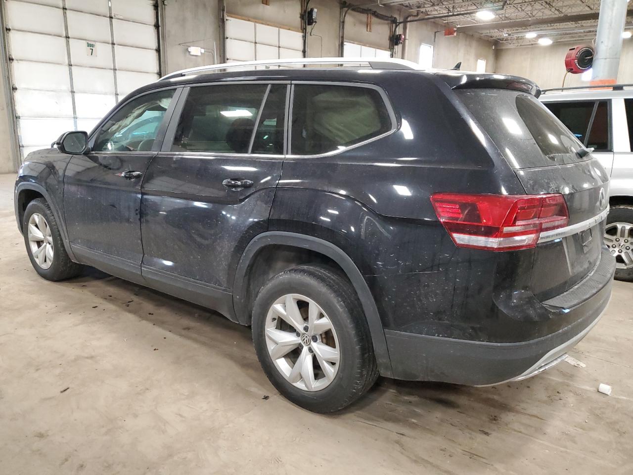 Photo 1 VIN: 1V2HR2CA5JC500307 - VOLKSWAGEN ATLAS 