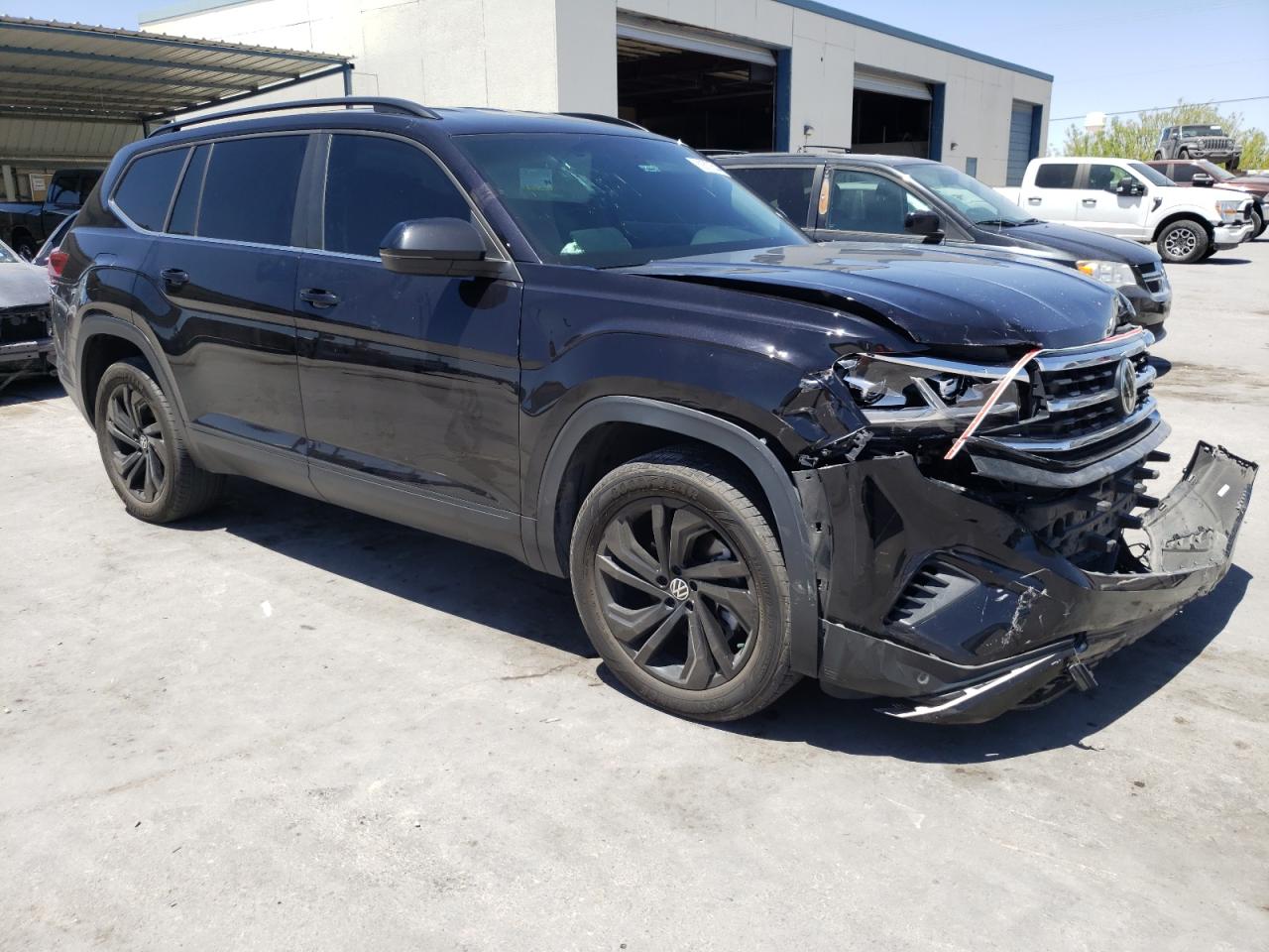 Photo 3 VIN: 1V2HR2CAXNC536094 - VOLKSWAGEN ATLAS 