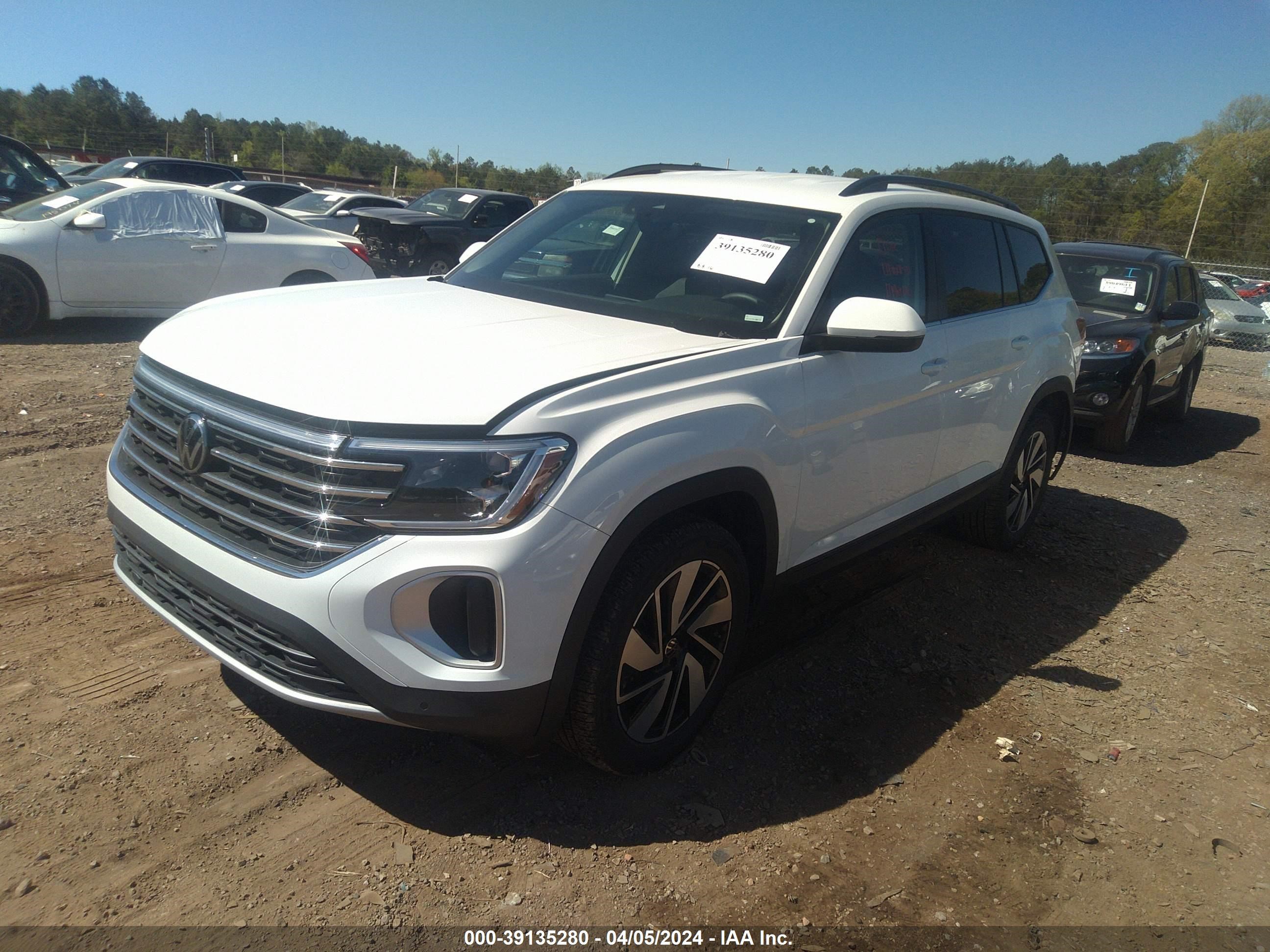 Photo 1 VIN: 1V2HR2CAXRC532469 - VOLKSWAGEN ATLAS 