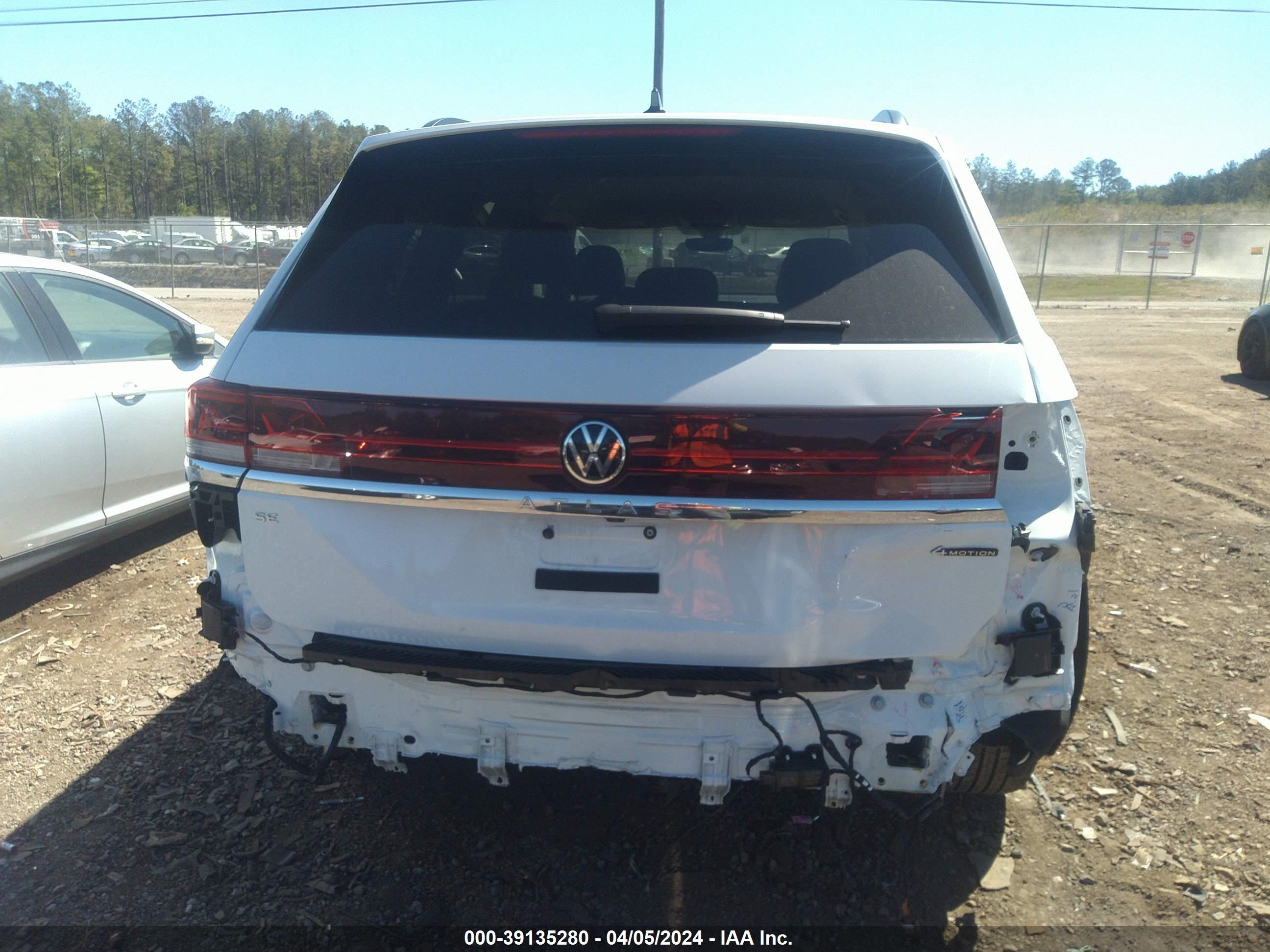 Photo 15 VIN: 1V2HR2CAXRC532469 - VOLKSWAGEN ATLAS 