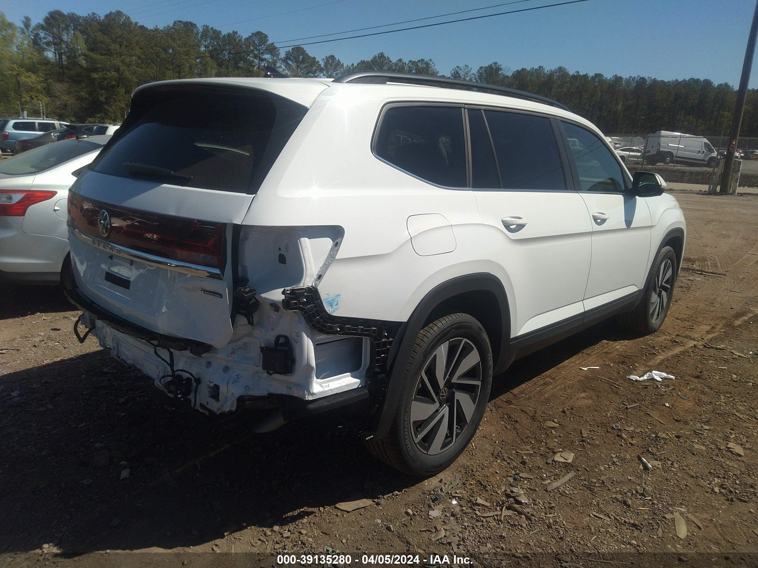 Photo 3 VIN: 1V2HR2CAXRC532469 - VOLKSWAGEN ATLAS 