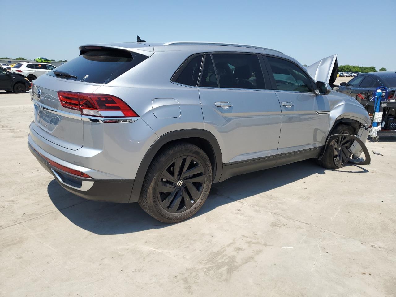 Photo 2 VIN: 1V2JC2CA9NC230068 - VOLKSWAGEN ATLAS CROS 