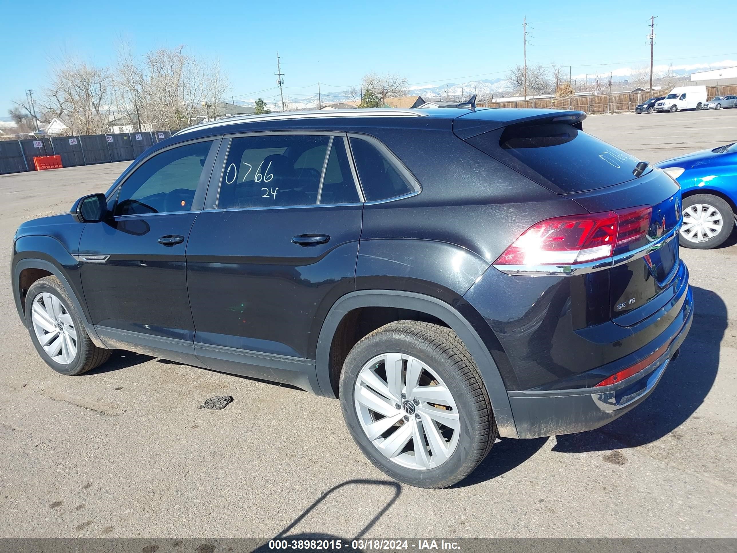 Photo 2 VIN: 1V2JE2CA0NC231331 - VOLKSWAGEN ATLAS CROSS SPORT 