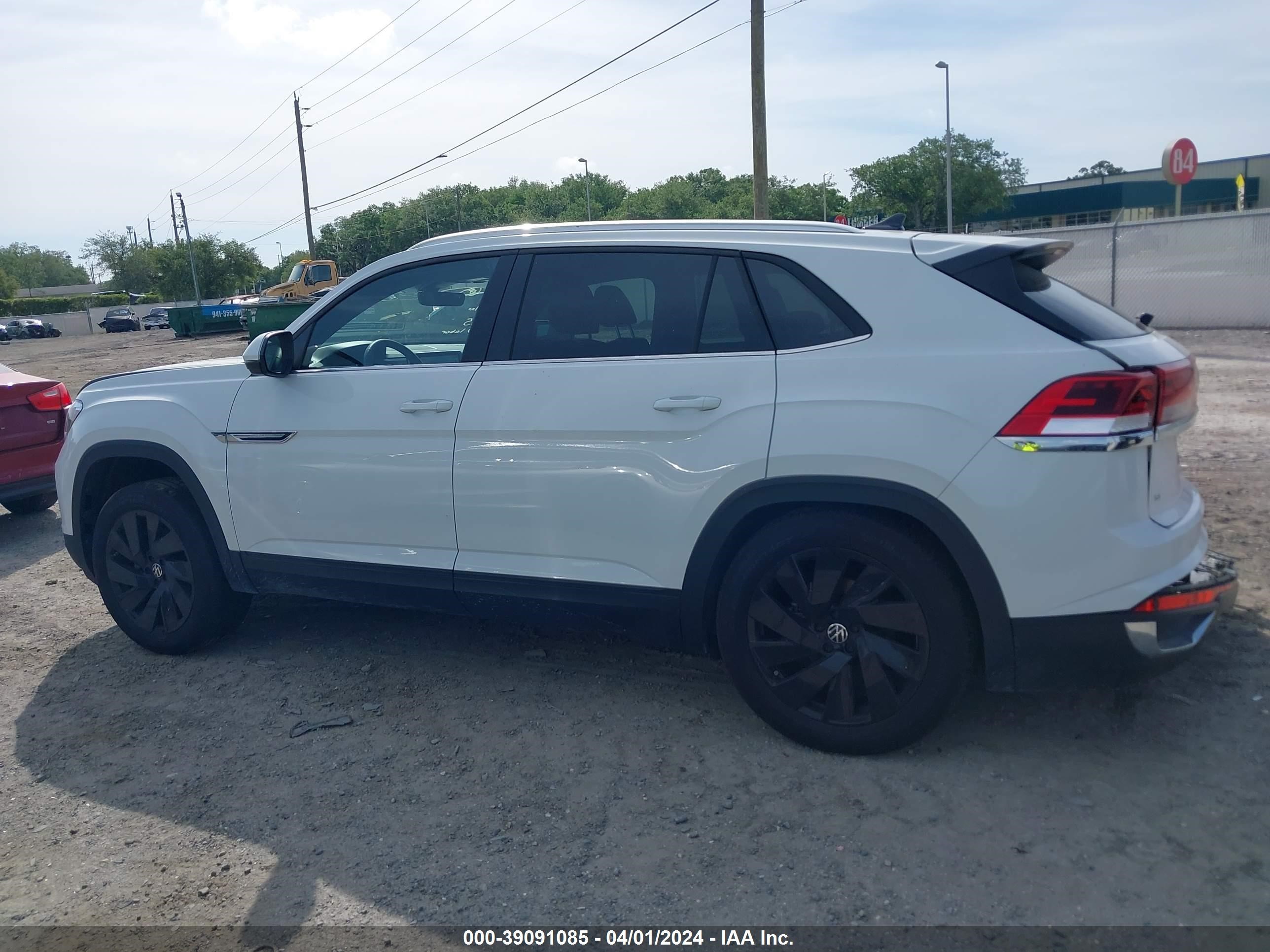 Photo 13 VIN: 1V2JE2CA0RC200876 - VOLKSWAGEN ATLAS CROSS SPORT 