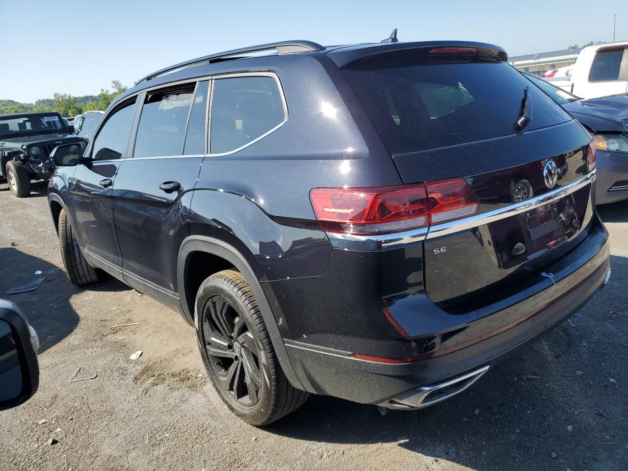 Photo 1 VIN: 1V2JP2CA5NC546376 - VOLKSWAGEN ATLAS 