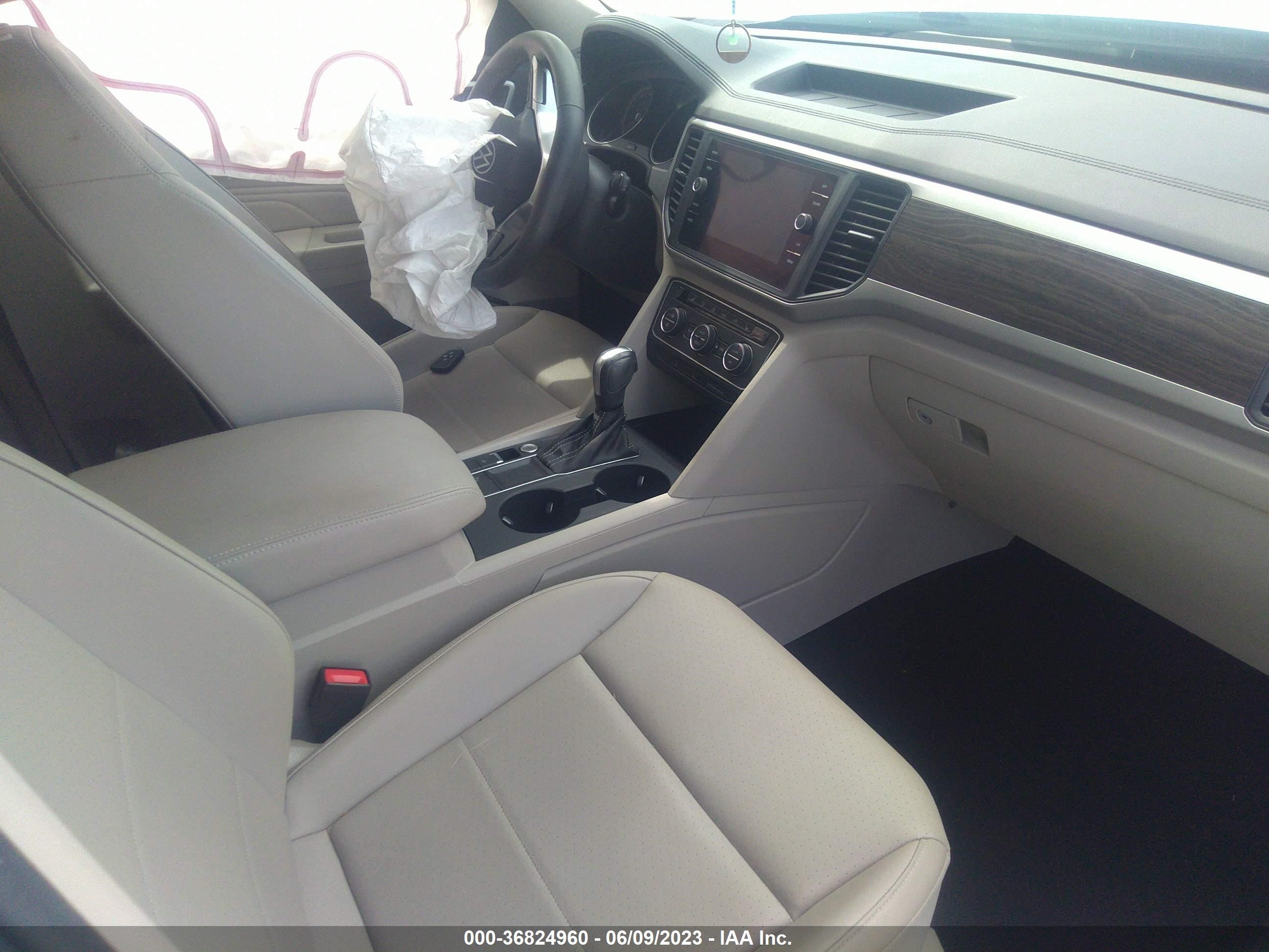 Photo 4 VIN: 1V2JR2CA0MC553650 - VOLKSWAGEN ATLAS 