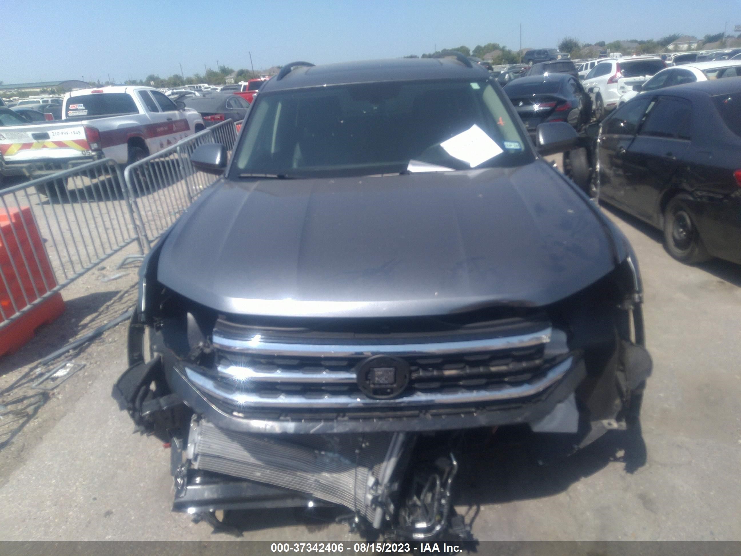 Photo 12 VIN: 1V2JR2CA7NC559608 - VOLKSWAGEN ATLAS 