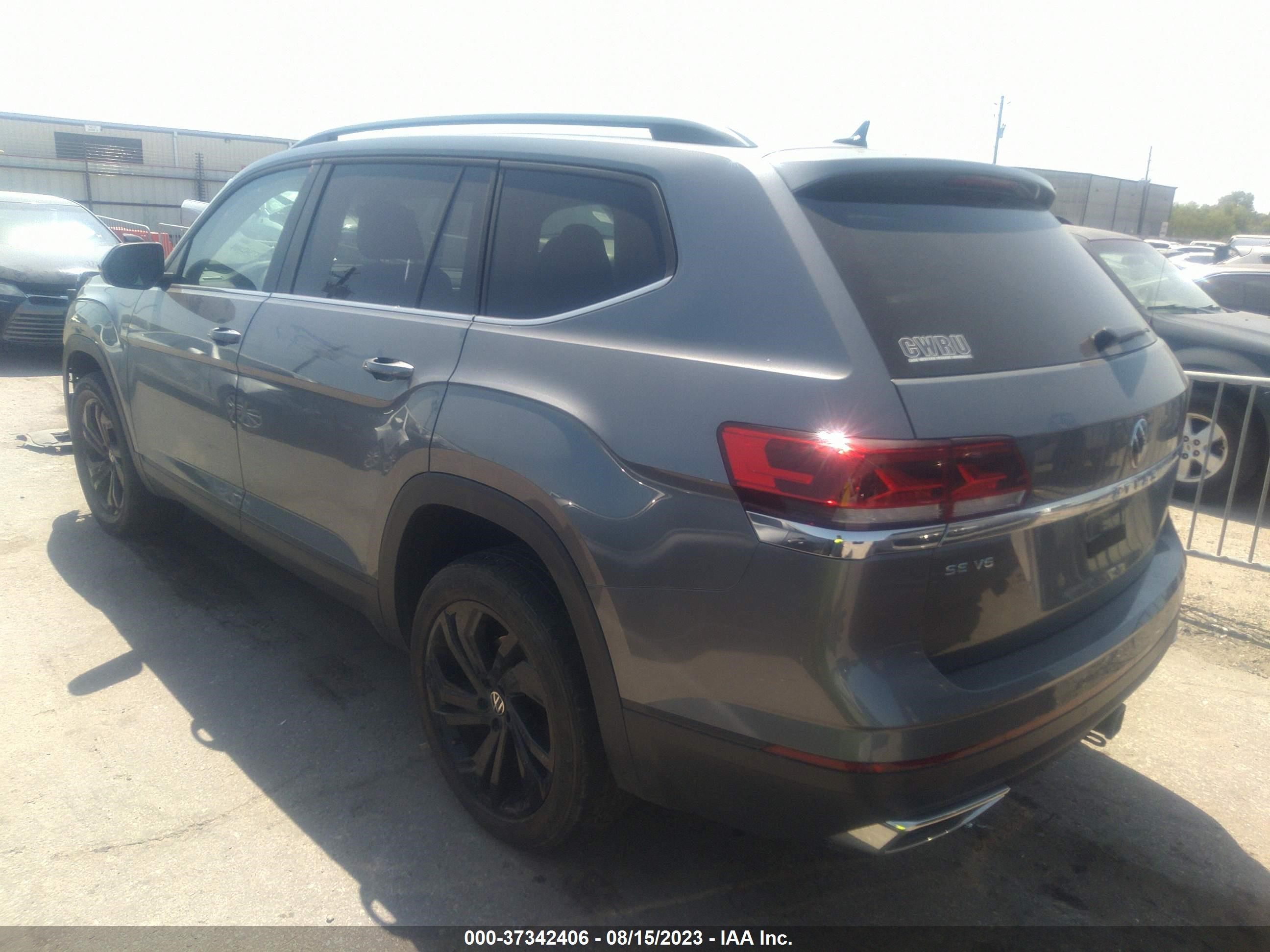 Photo 2 VIN: 1V2JR2CA7NC559608 - VOLKSWAGEN ATLAS 