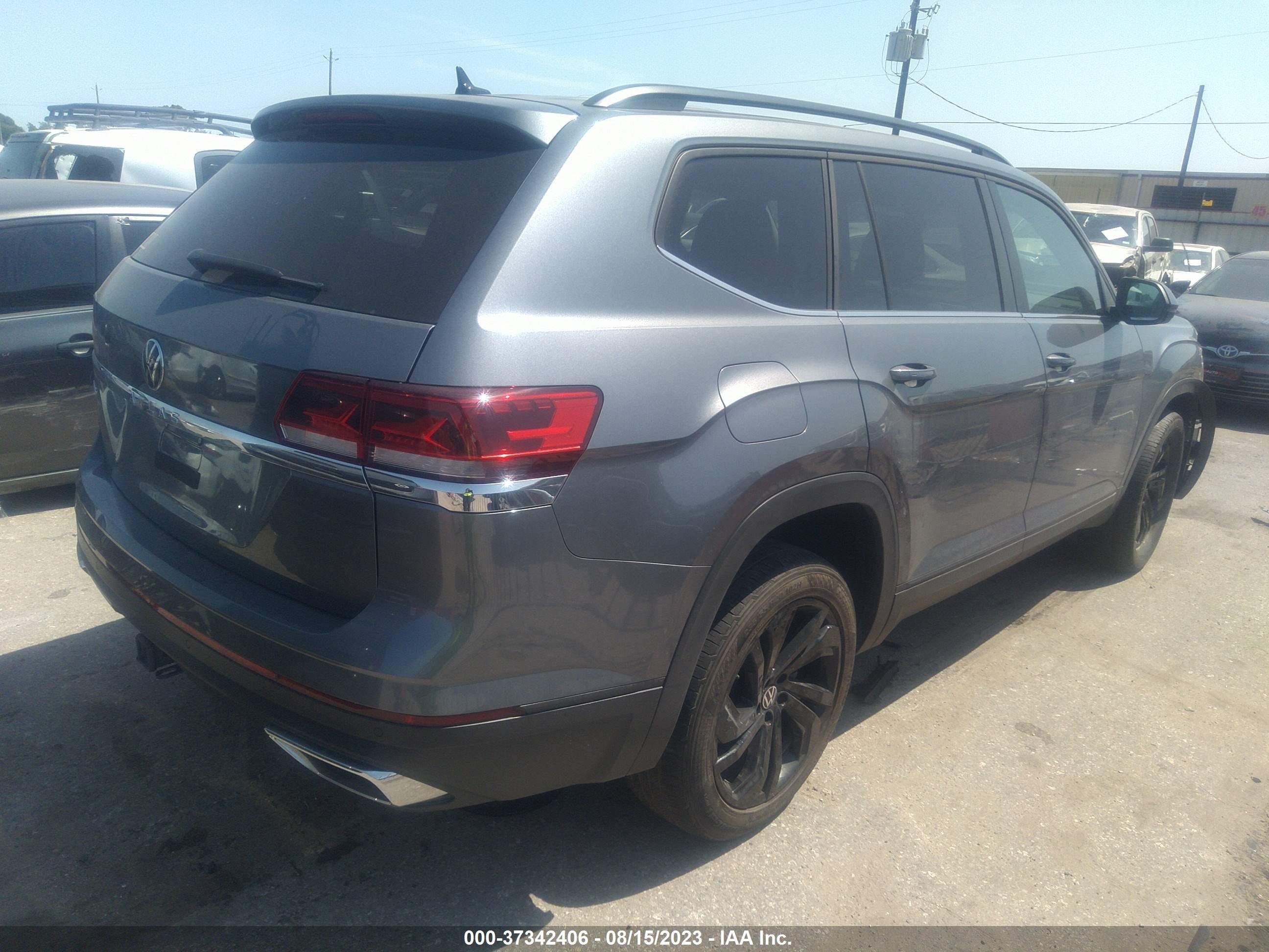 Photo 3 VIN: 1V2JR2CA7NC559608 - VOLKSWAGEN ATLAS 