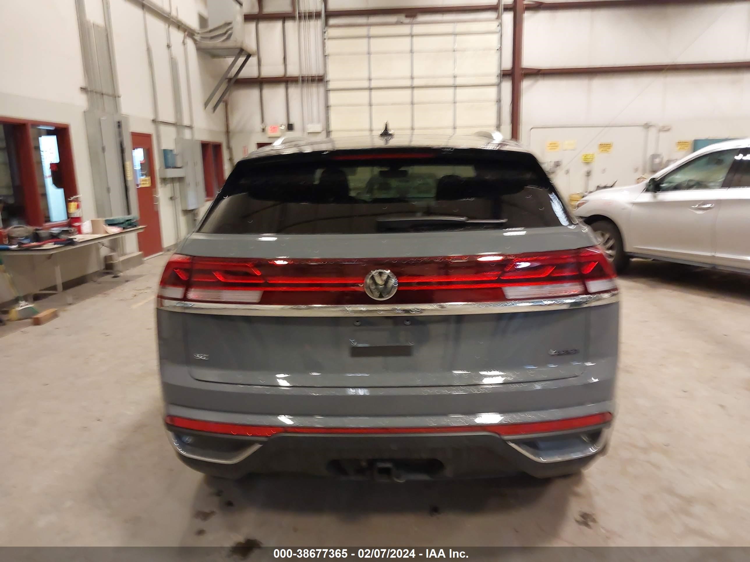 Photo 15 VIN: 1V2KE2CA4RC212548 - VOLKSWAGEN ATLAS CROSS SPORT 