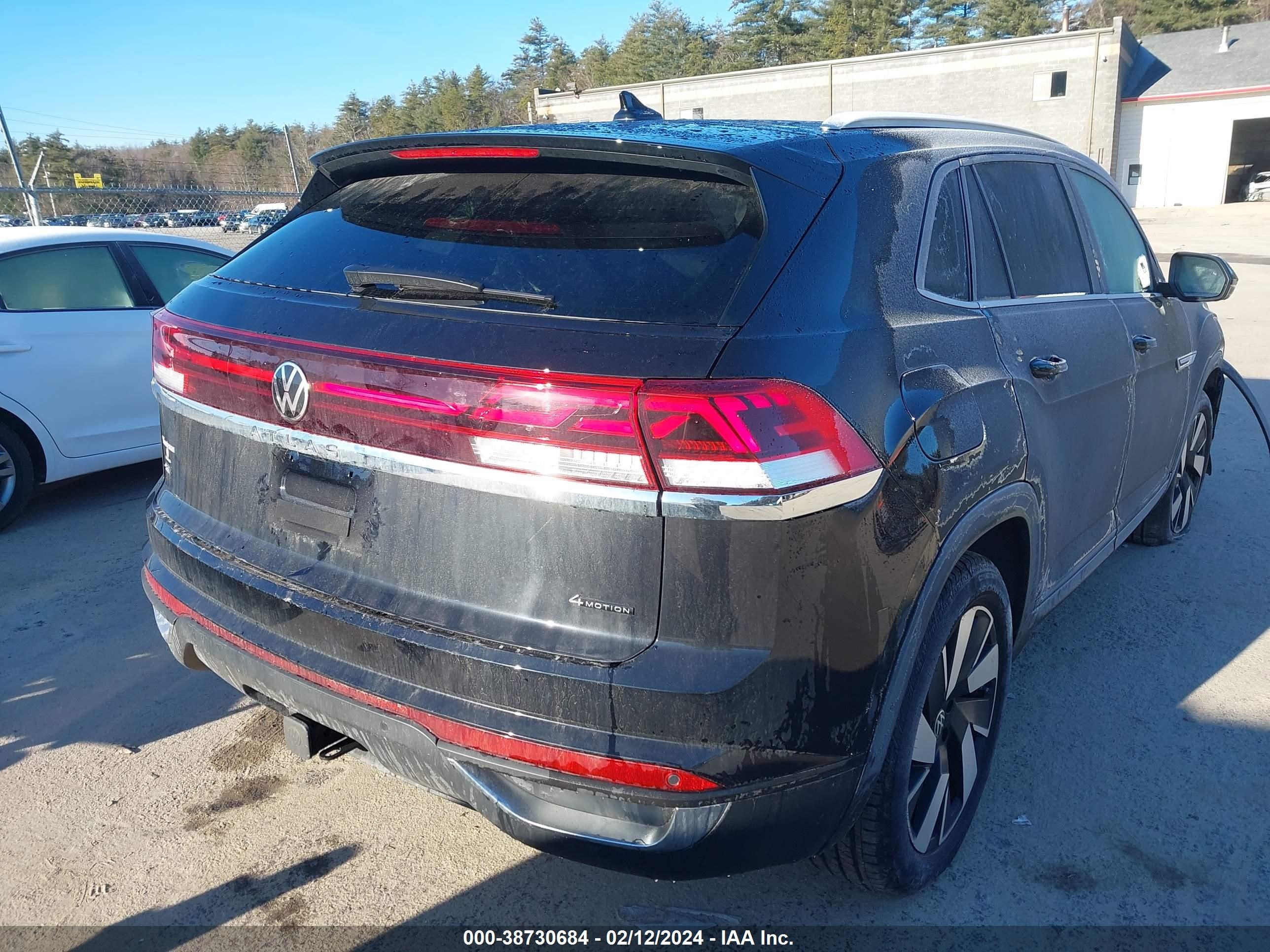 Photo 3 VIN: 1V2KE2CAXRC203272 - VOLKSWAGEN ATLAS CROSS SPORT 