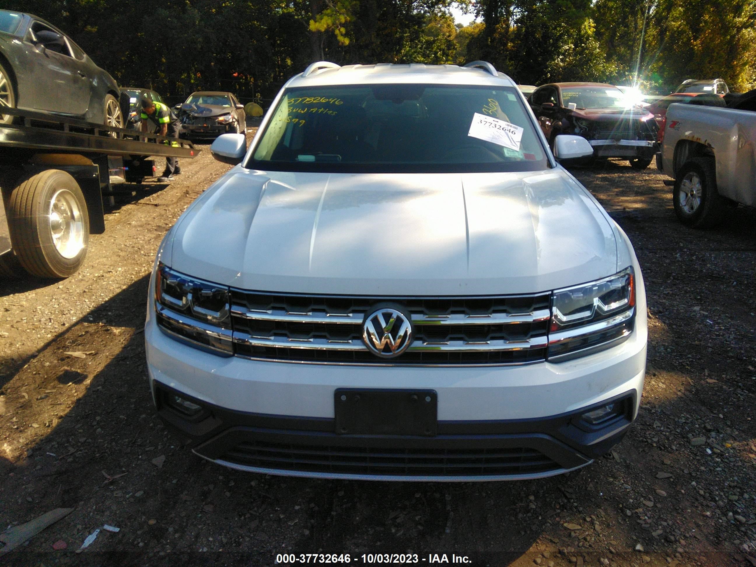 Photo 11 VIN: 1V2KR2CA1JC573356 - VOLKSWAGEN ATLAS 