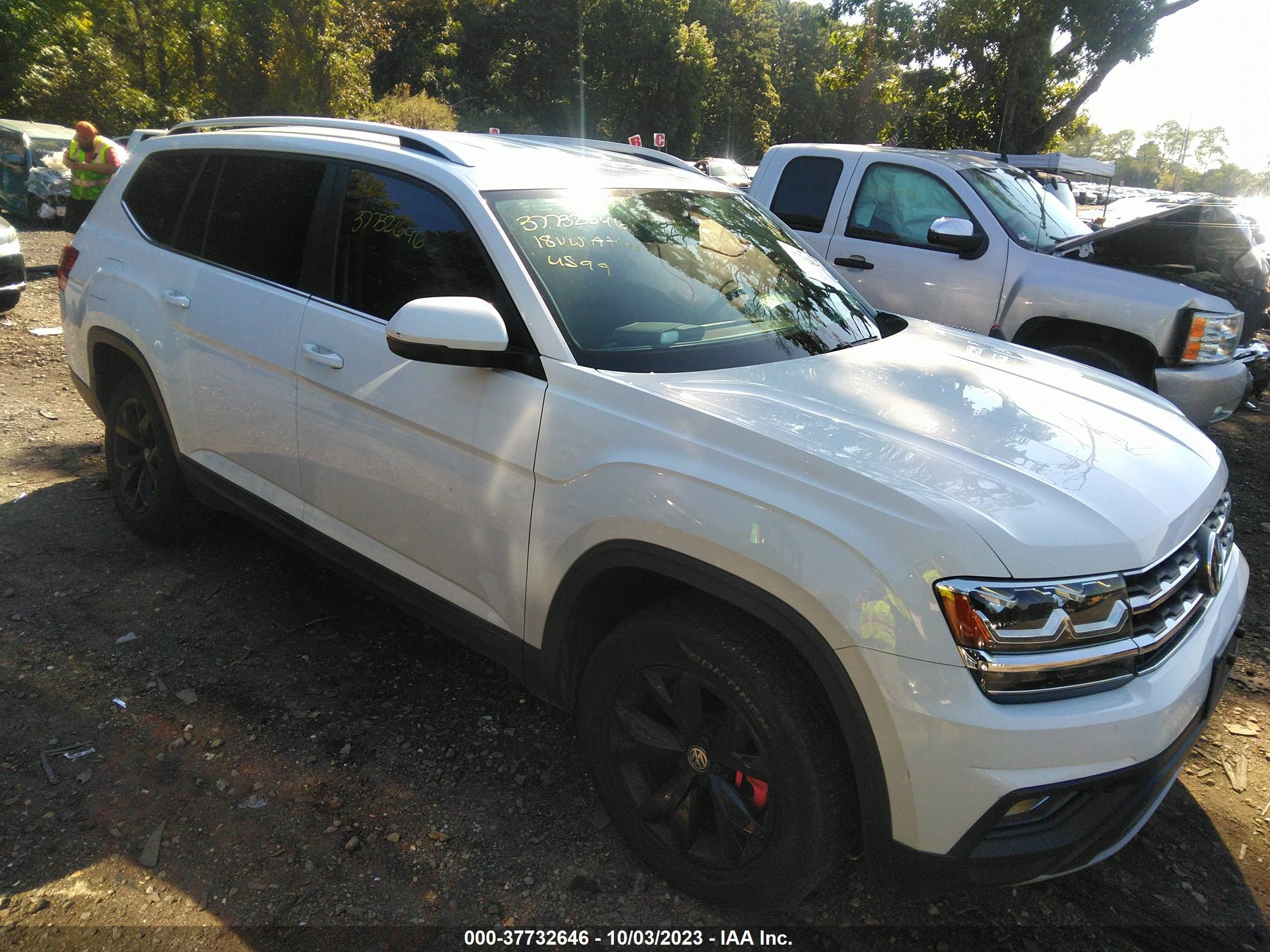 Photo 12 VIN: 1V2KR2CA1JC573356 - VOLKSWAGEN ATLAS 