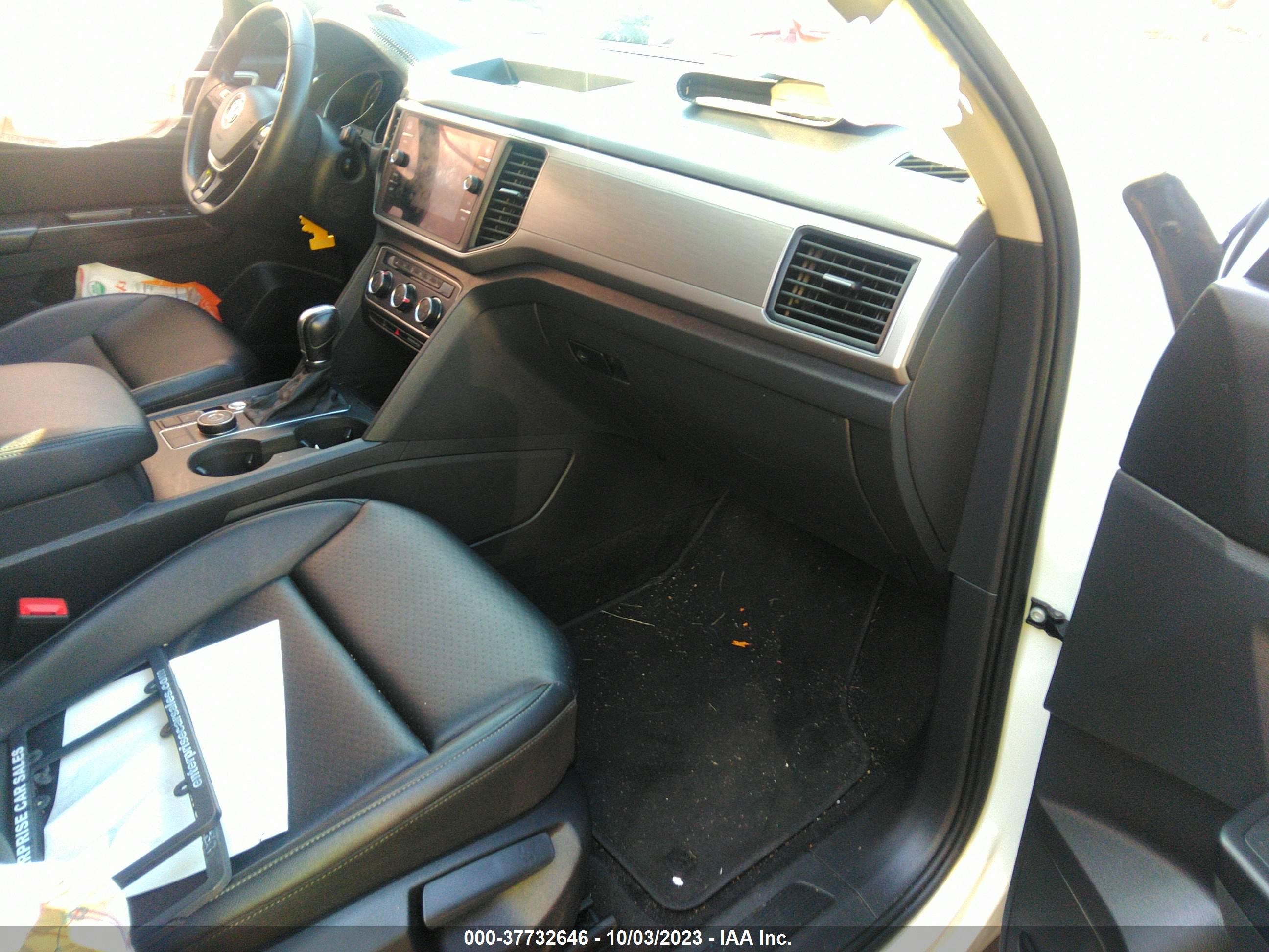 Photo 4 VIN: 1V2KR2CA1JC573356 - VOLKSWAGEN ATLAS 