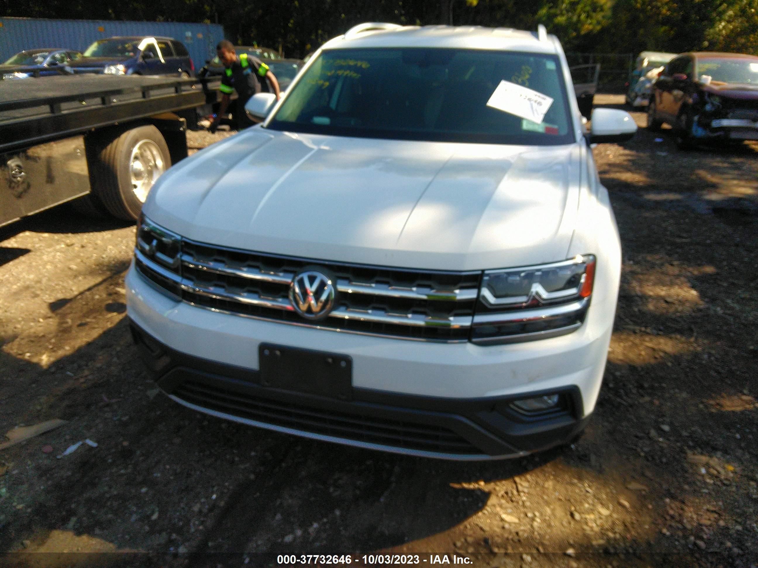 Photo 5 VIN: 1V2KR2CA1JC573356 - VOLKSWAGEN ATLAS 