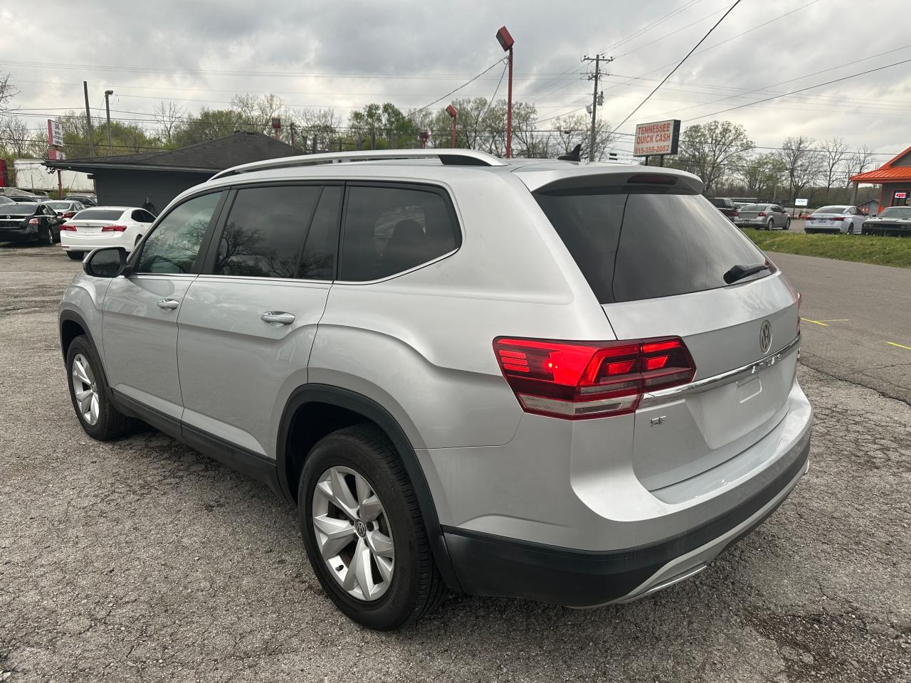 Photo 2 VIN: 1V2KR2CA4JC517136 - VOLKSWAGEN ATLAS 