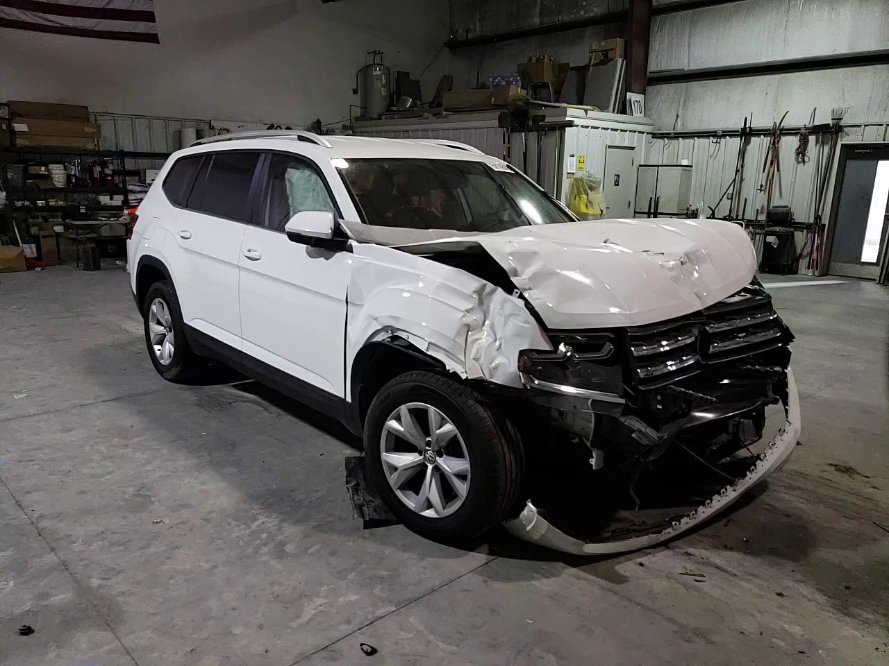 Photo 10 VIN: 1V2KR2CA4JC568474 - VOLKSWAGEN ATLAS 