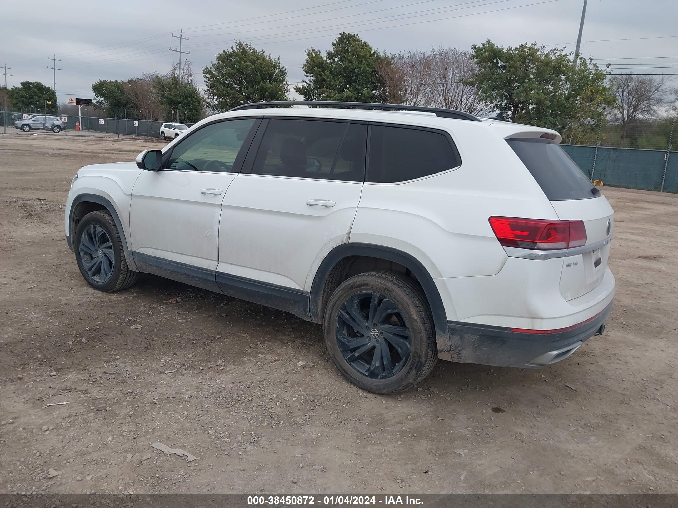 Photo 2 VIN: 1V2KR2CA9NC549537 - VOLKSWAGEN ATLAS 