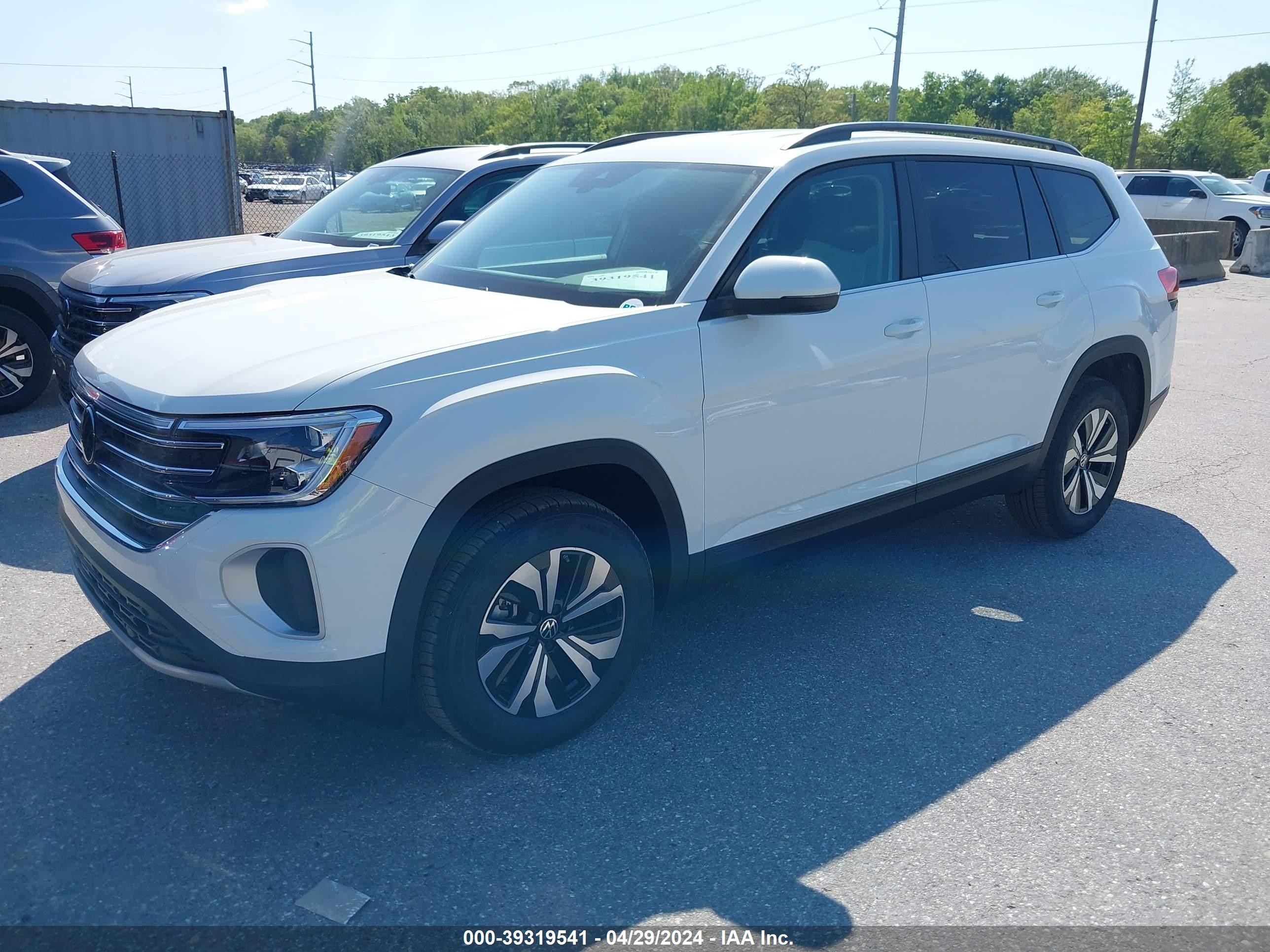 Photo 1 VIN: 1V2LR2CA0RC577303 - VOLKSWAGEN ATLAS 