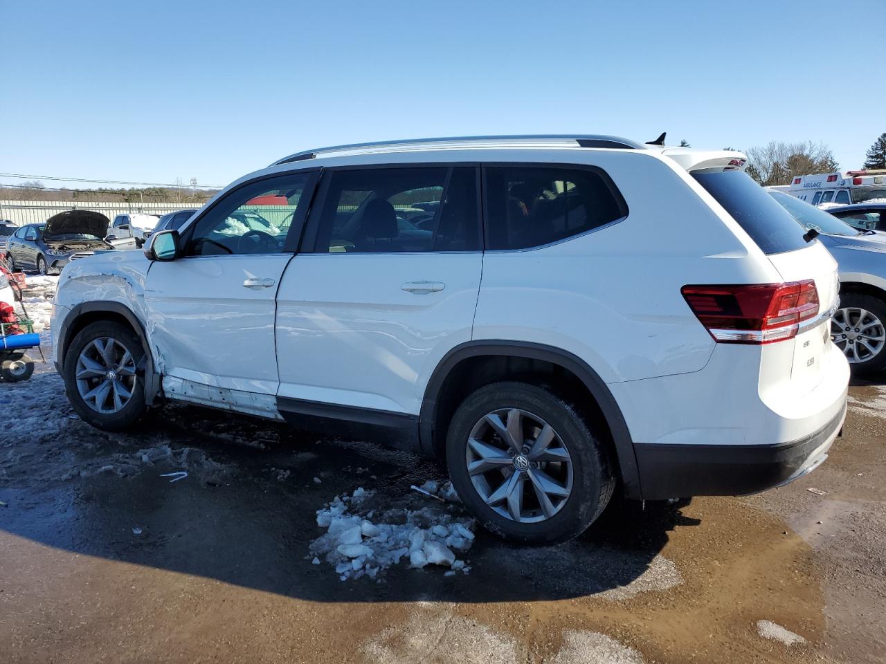 Photo 1 VIN: 1V2LR2CA2KC525208 - VOLKSWAGEN ATLAS 