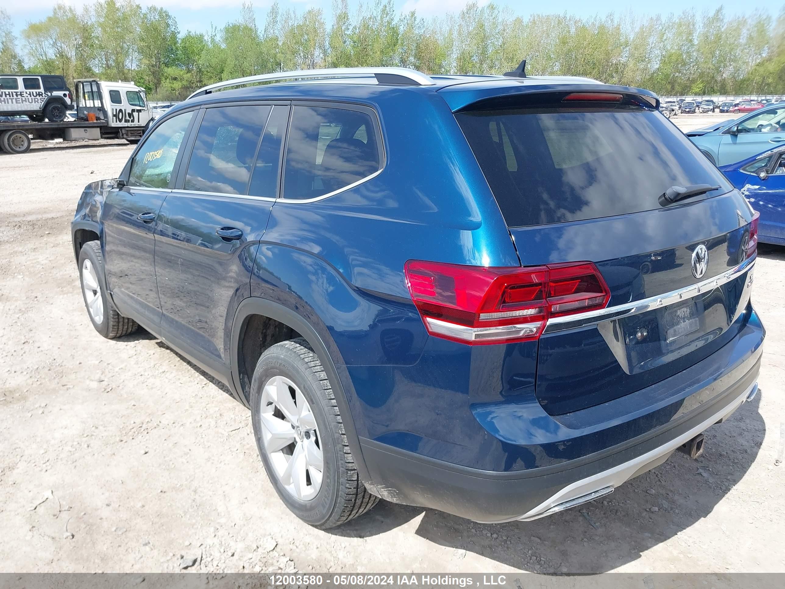 Photo 2 VIN: 1V2LR2CA4JC555177 - VOLKSWAGEN ATLAS 