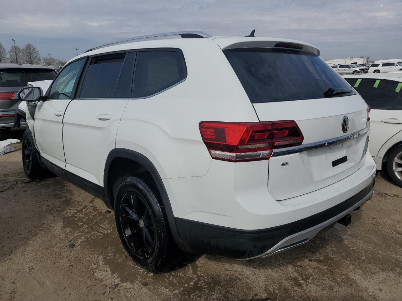 Photo 1 VIN: 1V2LR2CA4KC600720 - VOLKSWAGEN ATLAS 