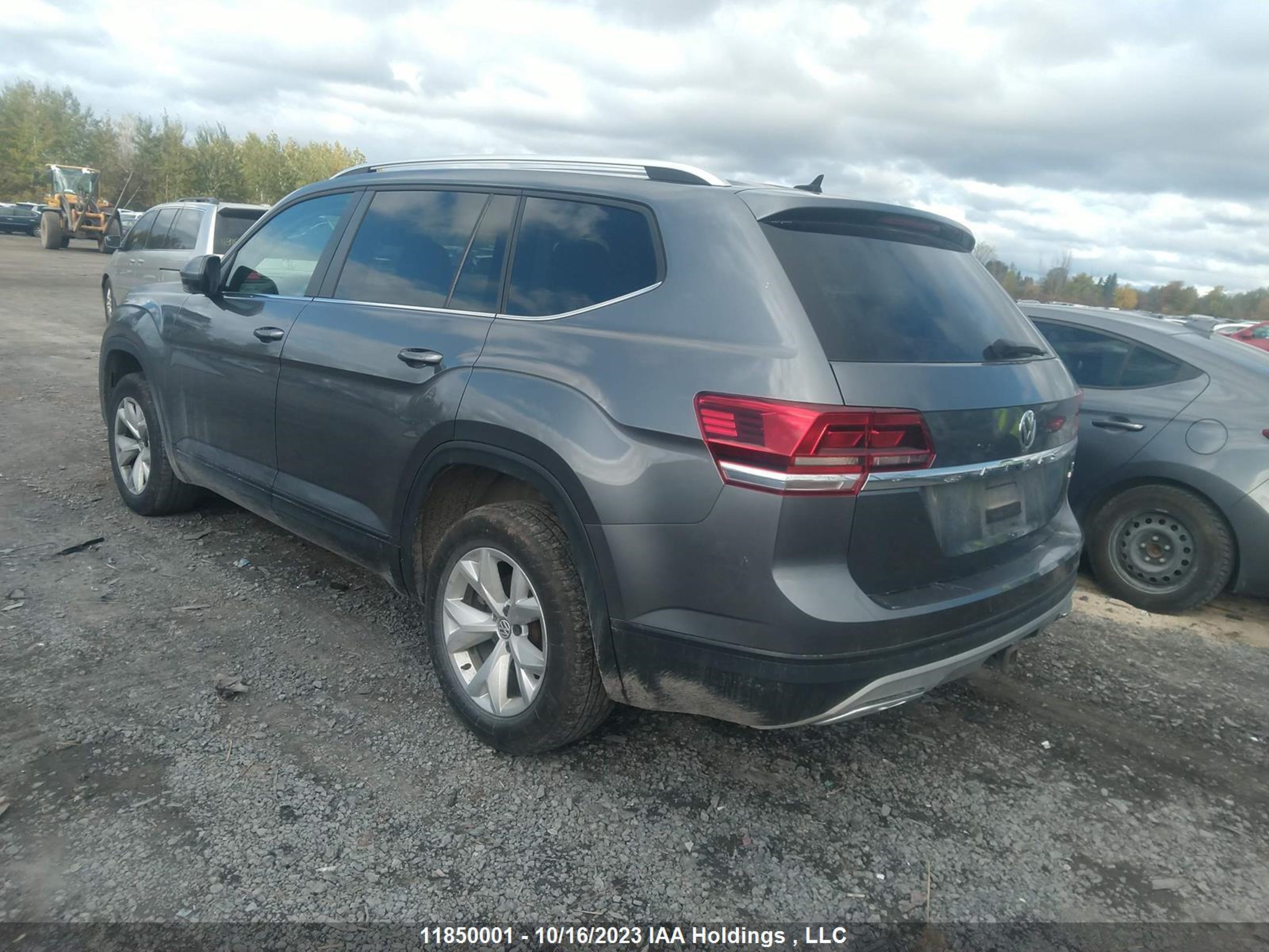 Photo 2 VIN: 1V2LR2CA5JC509700 - VOLKSWAGEN ATLAS 