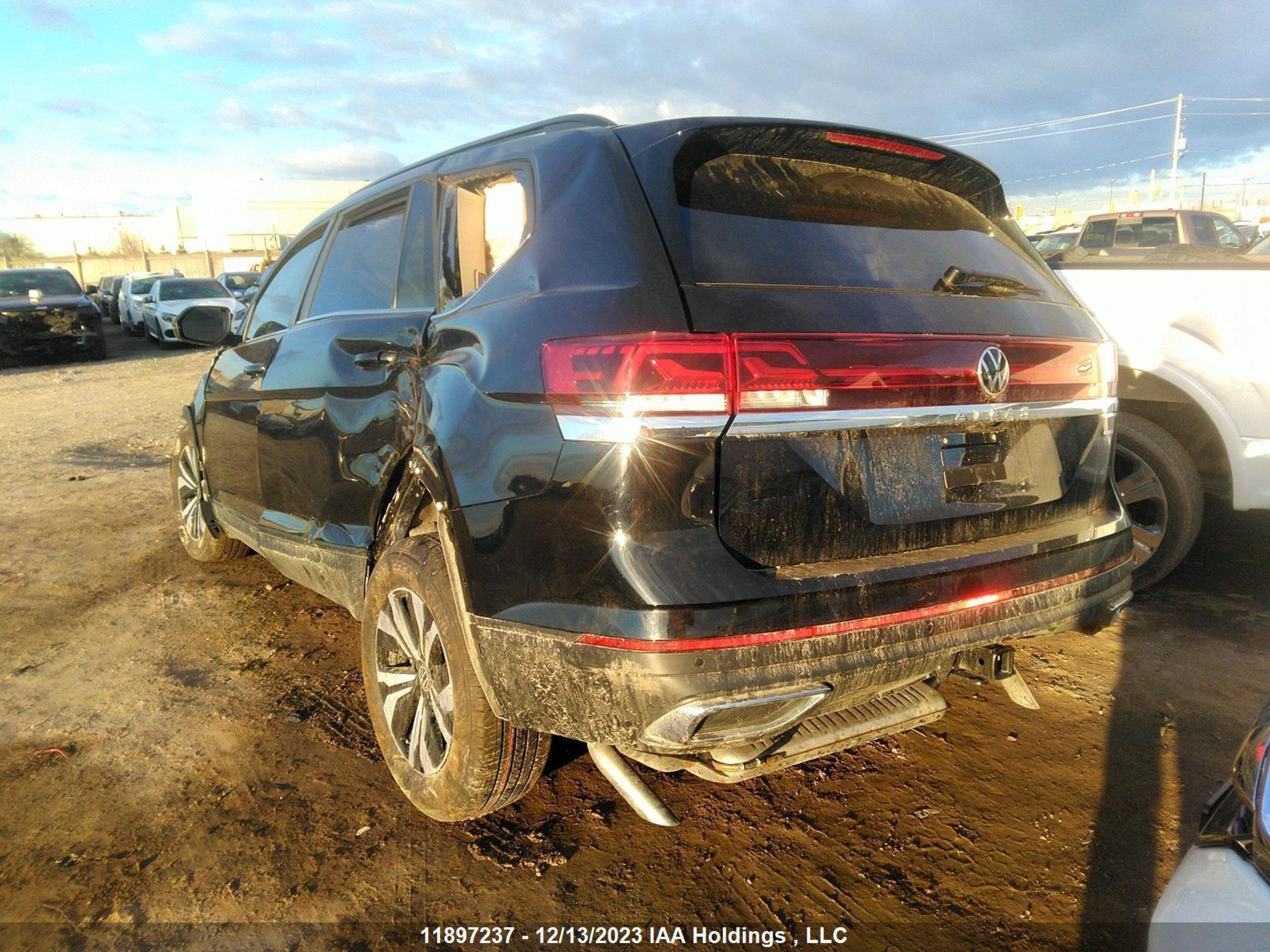 Photo 2 VIN: 1V2LR2CA9RC522056 - VOLKSWAGEN ATLAS 