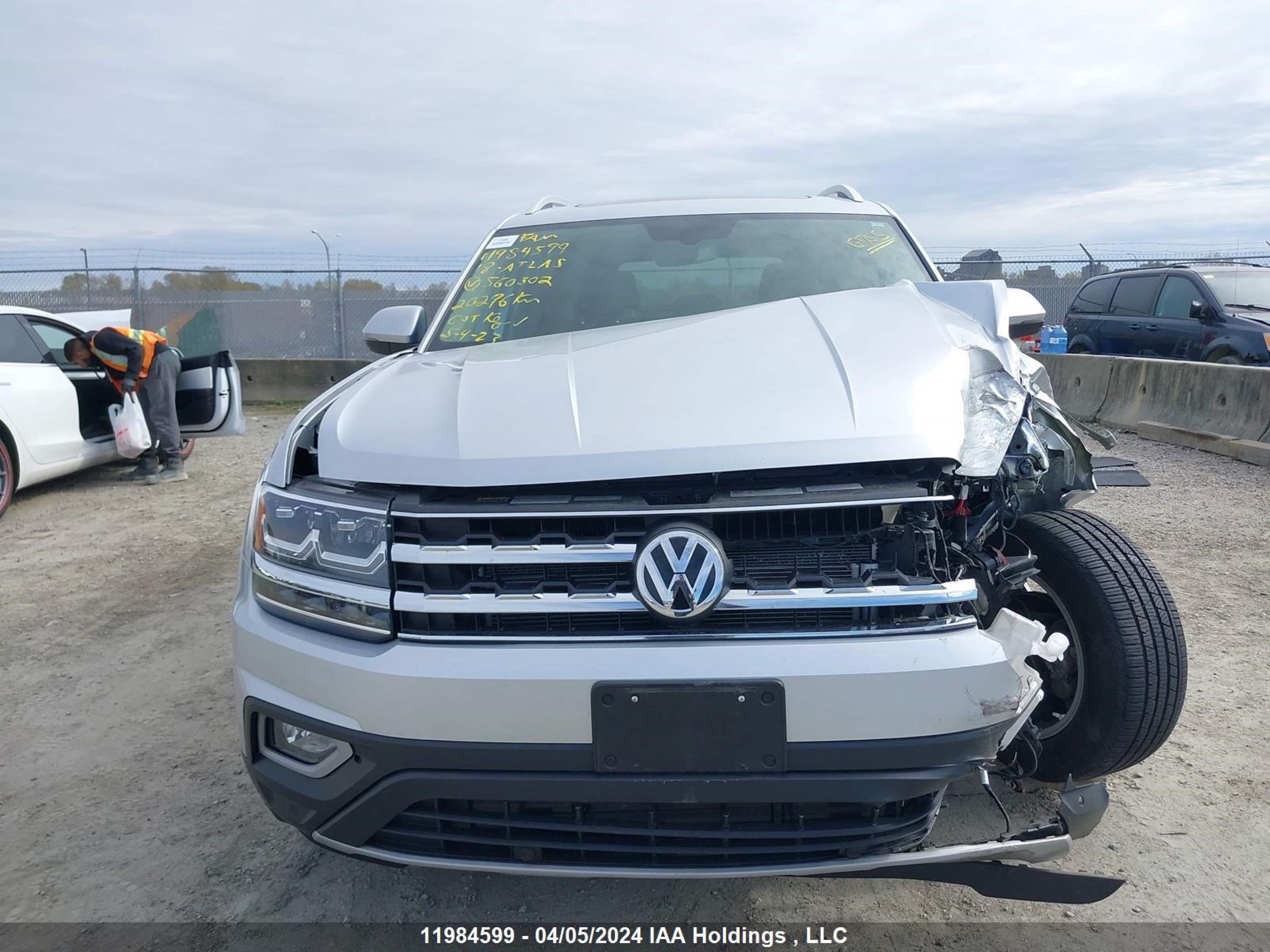 Photo 11 VIN: 1V2MR2CA0JC560302 - VOLKSWAGEN ATLAS 