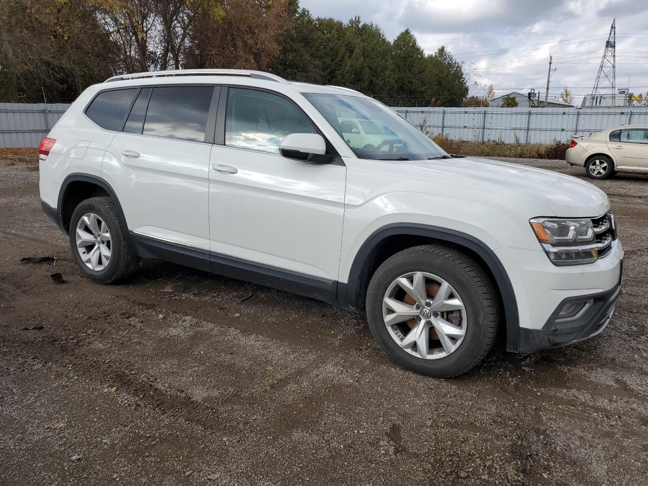 Photo 3 VIN: 1V2MR2CA6KC545689 - VOLKSWAGEN ATLAS 