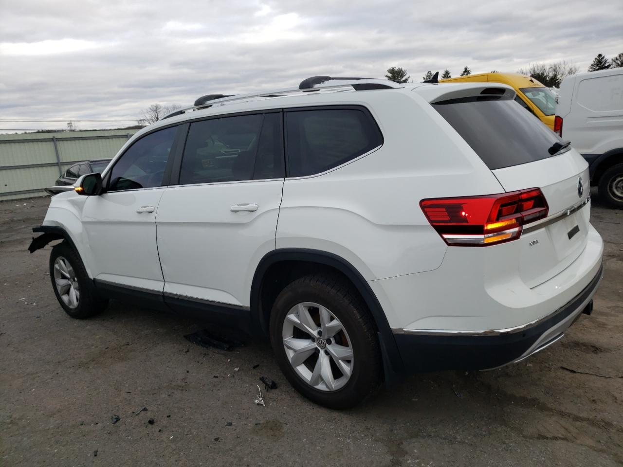 Photo 1 VIN: 1V2MR2CA7JC522243 - VOLKSWAGEN ATLAS 