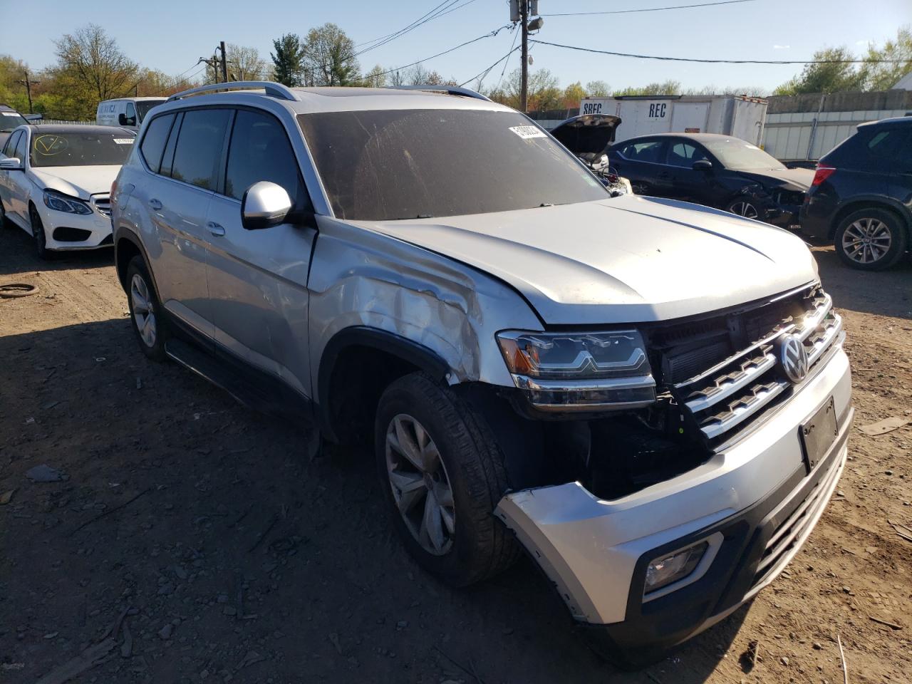 Photo 3 VIN: 1V2MR2CA9JC564008 - VOLKSWAGEN ATLAS 