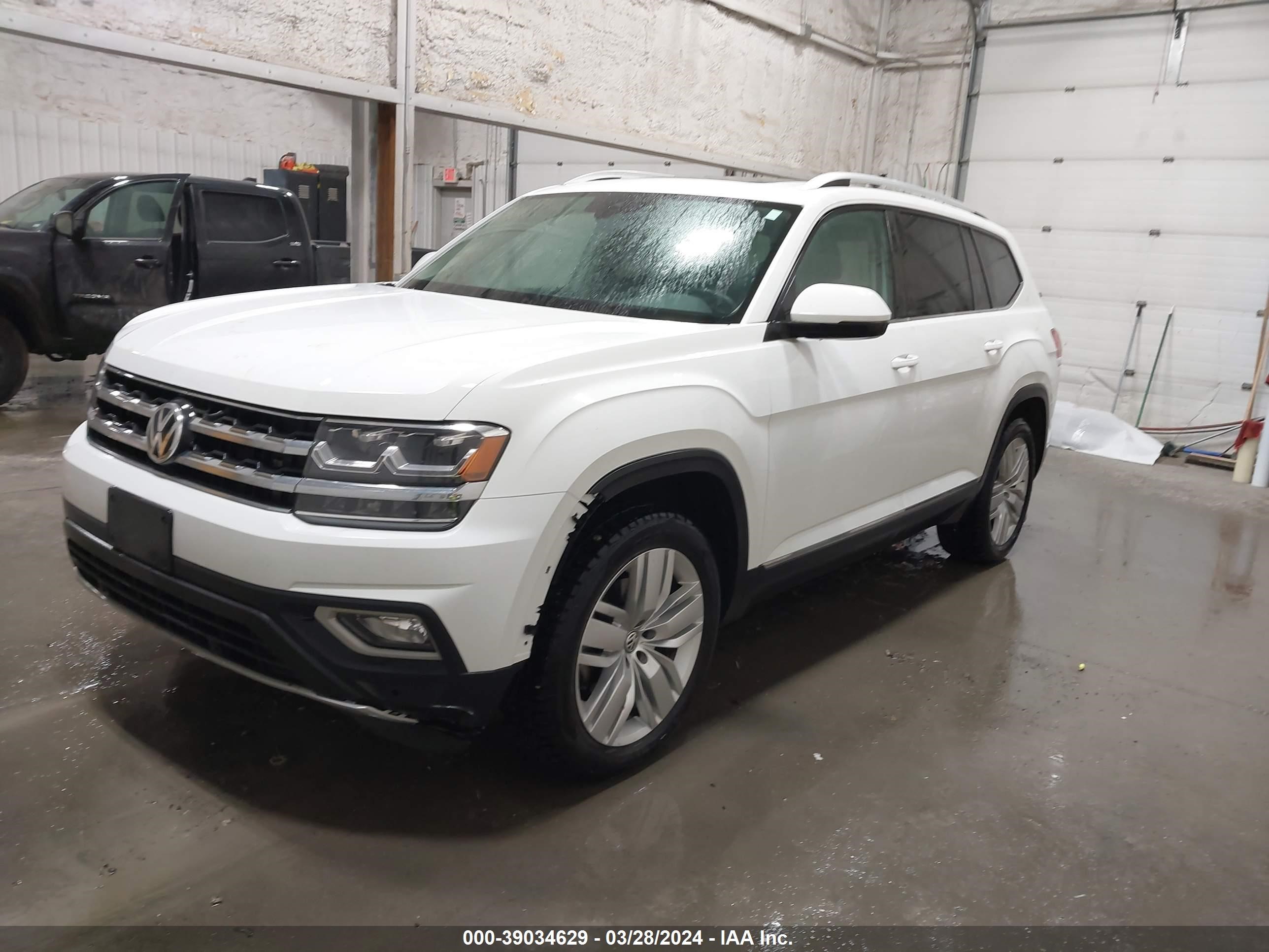 Photo 1 VIN: 1V2MR2CA9KC595891 - VOLKSWAGEN ATLAS 