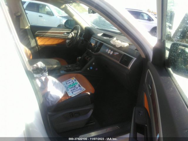 Photo 4 VIN: 1V2NR2CA0JC586743 - VOLKSWAGEN ATLAS 